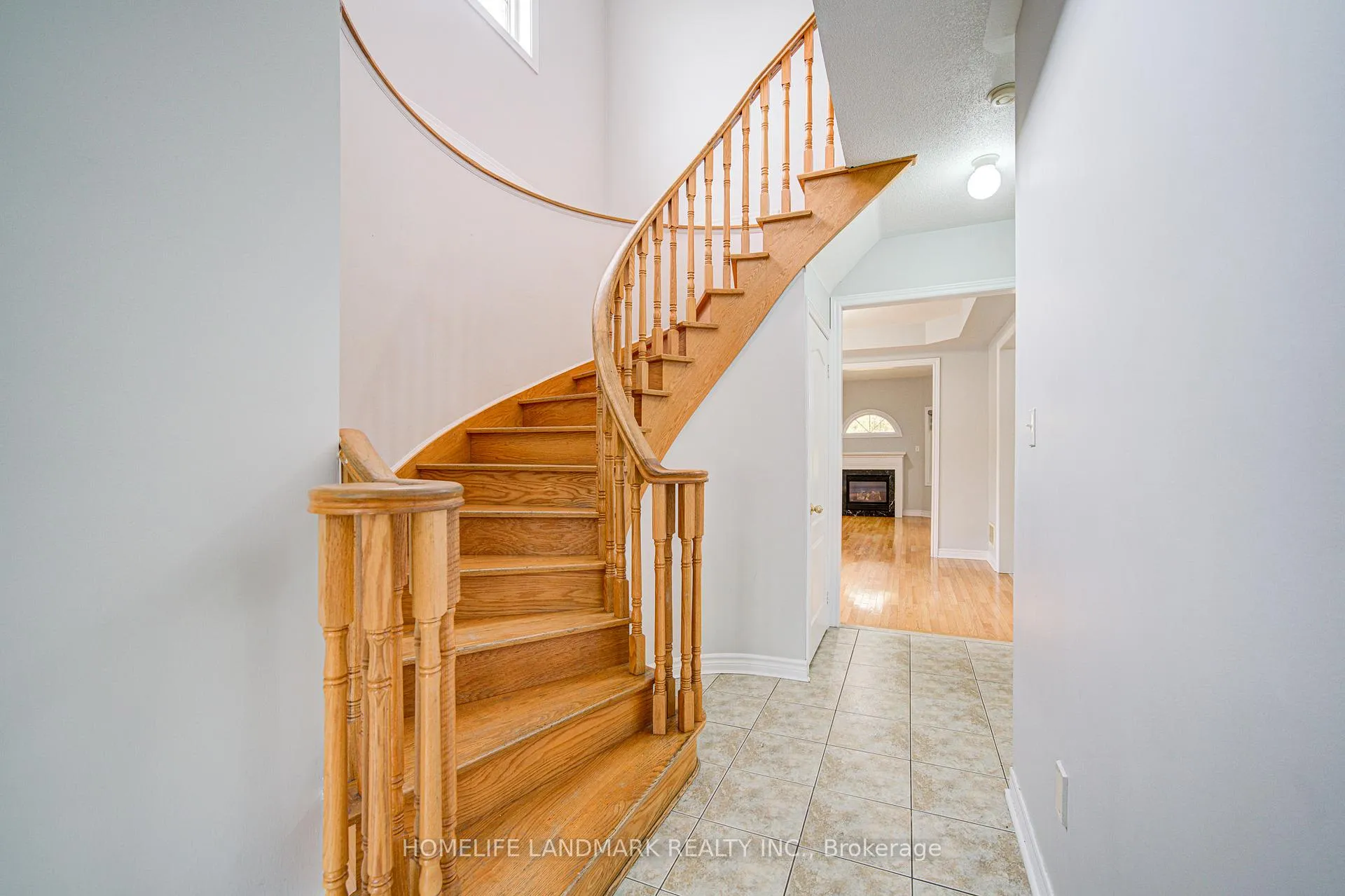 Photo 8 of 86 Andes Crescent, Vaughan, Vellore Village — HOMEH