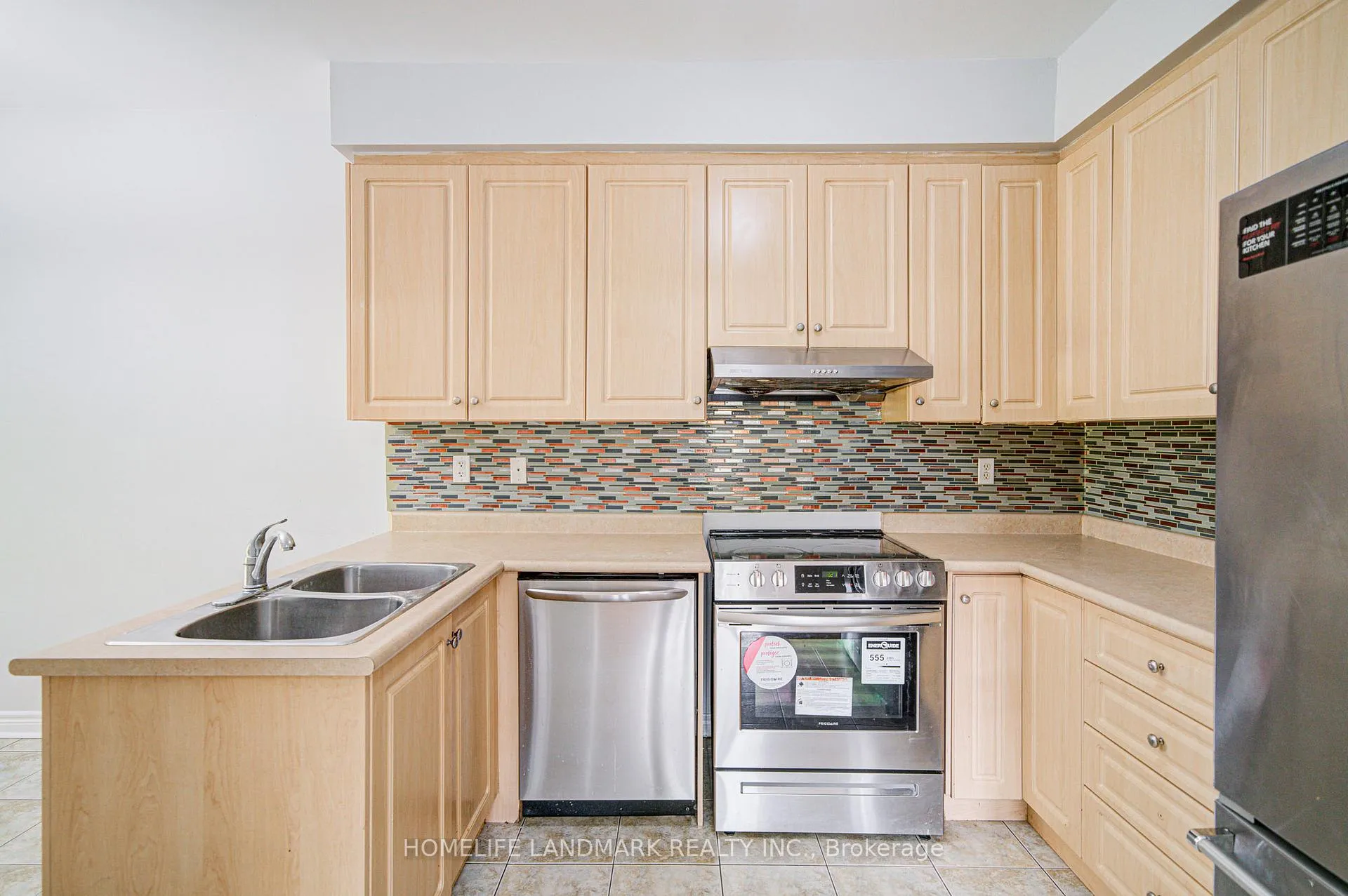 Photo 21 of 86 Andes Crescent, Vaughan, Vellore Village — HOMEH