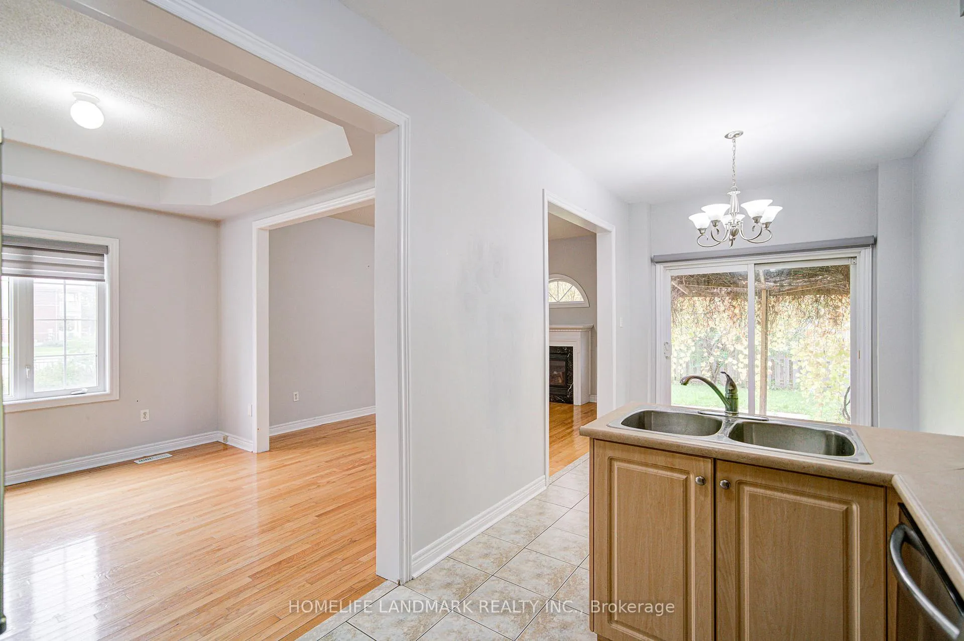Photo 22 of 86 Andes Crescent, Vaughan, Vellore Village — HOMEH