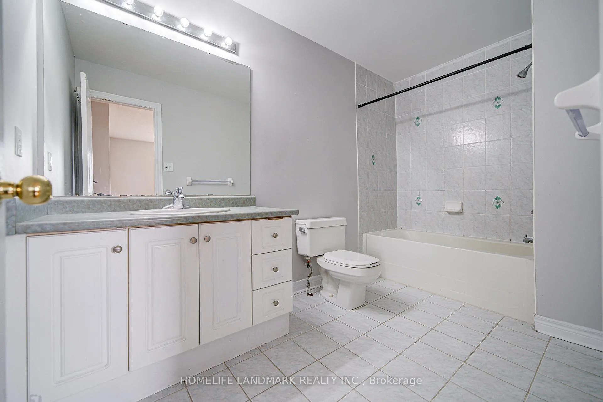 Photo 38 of 86 Andes Crescent, Vaughan, Vellore Village — HOMEH