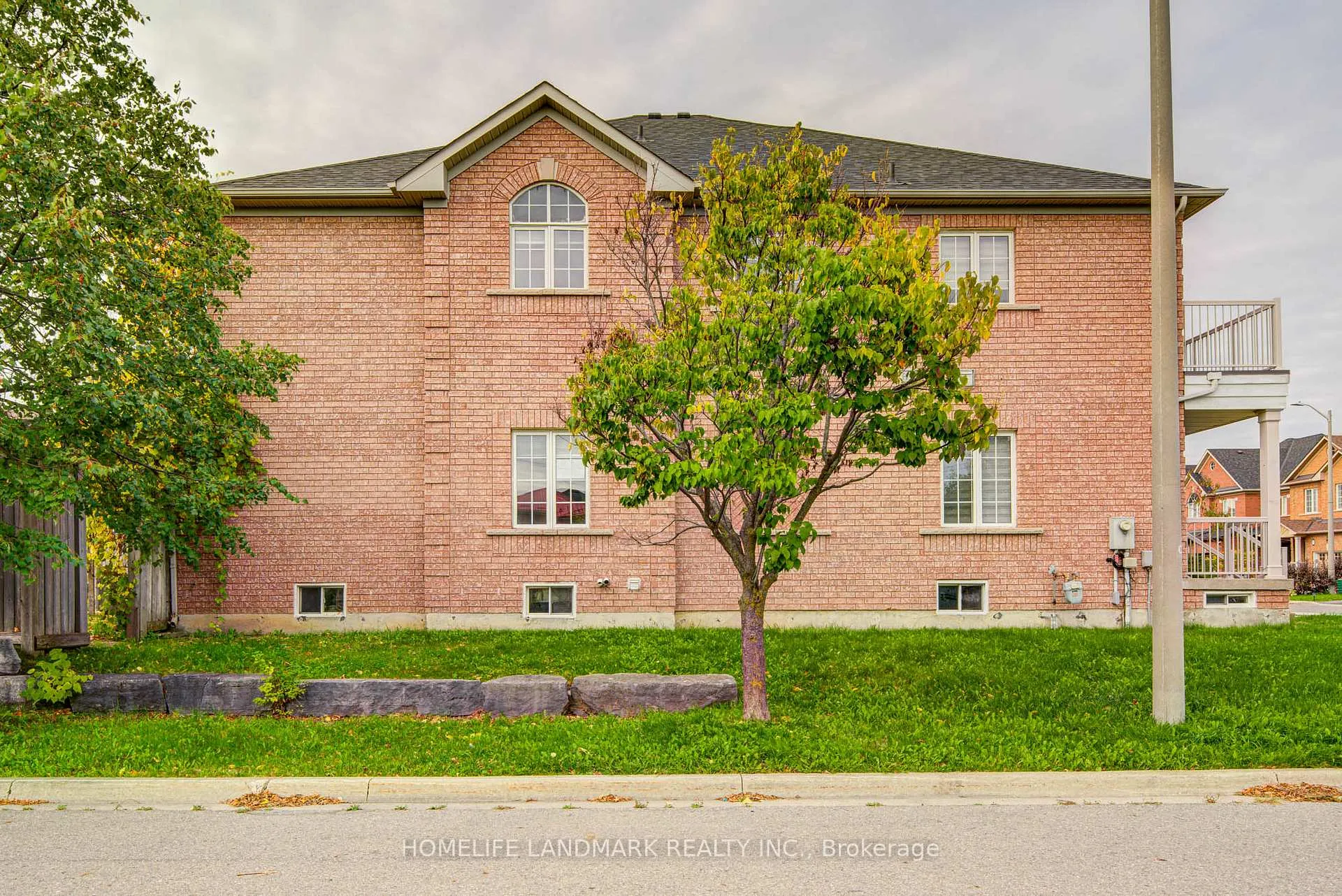 Photo 47 of 86 Andes Crescent, Vaughan, Vellore Village — HOMEH