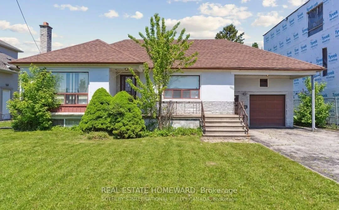Photo 2 of Unit Main, 104 Crestwood Road, Vaughan, Crestwood-Springfarm-Yorkhill — HOMEH