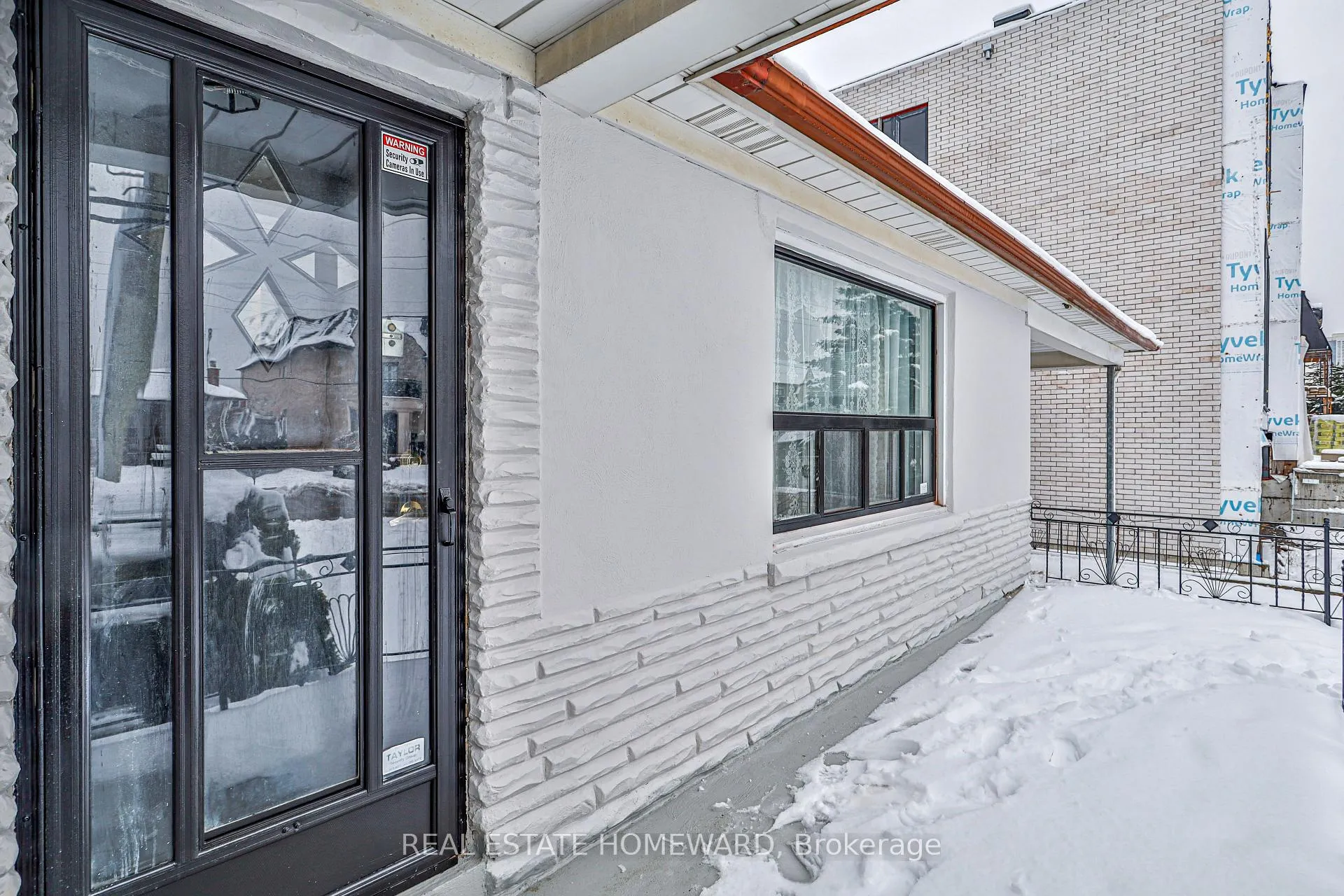 Photo 3 of Unit Main, 104 Crestwood Road, Vaughan, Crestwood-Springfarm-Yorkhill — HOMEH