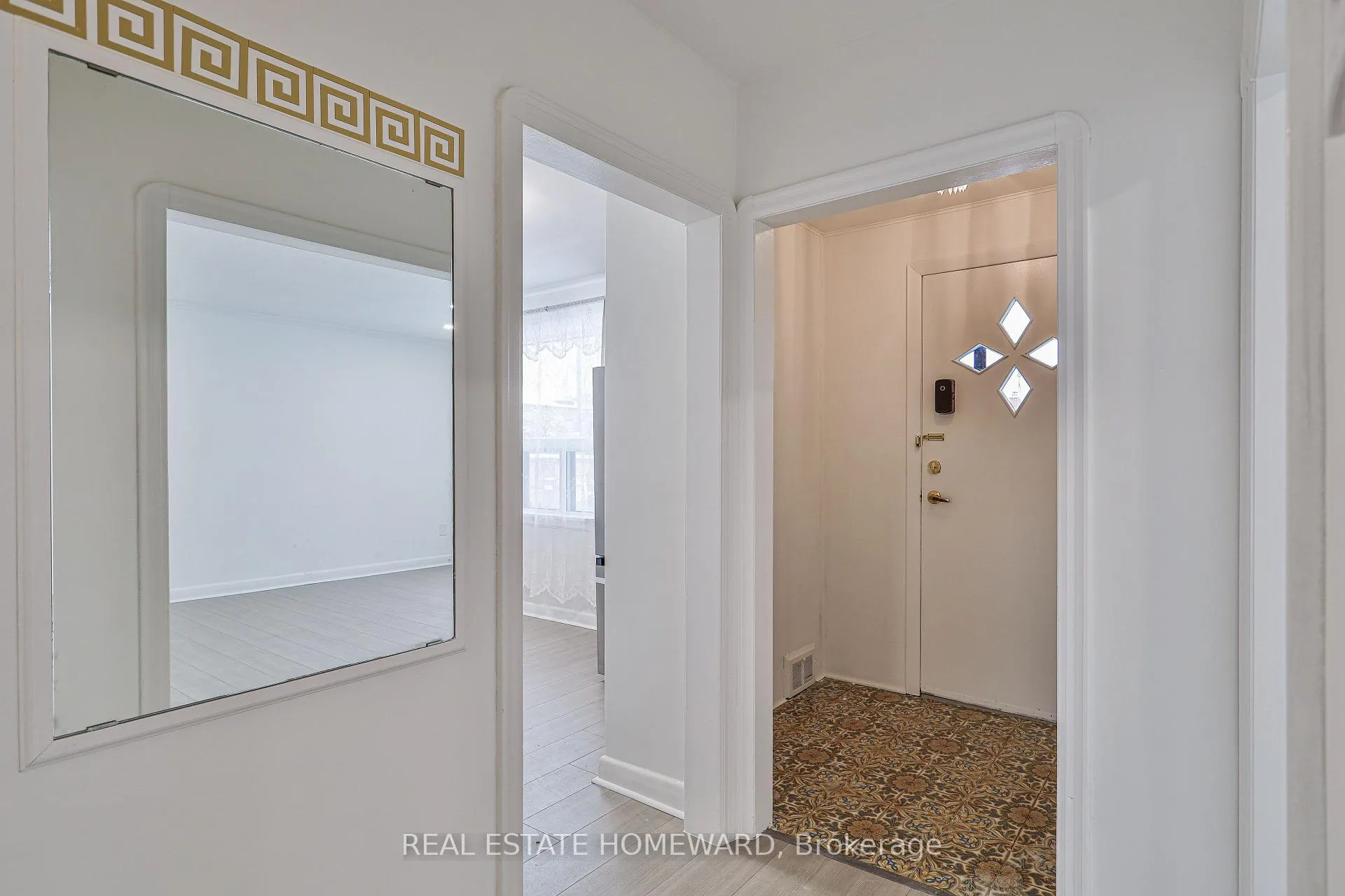 Photo 7 of Unit Main, 104 Crestwood Road, Vaughan, Crestwood-Springfarm-Yorkhill — HOMEH