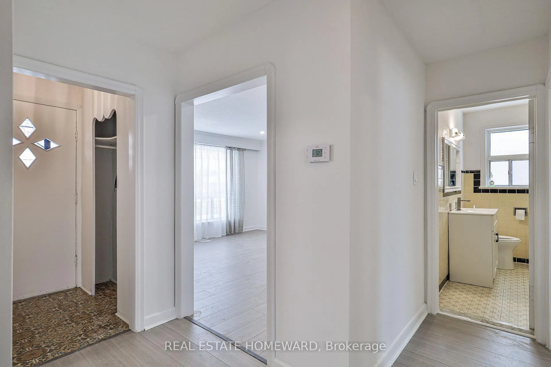 Photo 8 of Unit Main, 104 Crestwood Road, Vaughan, Crestwood-Springfarm-Yorkhill — HOMEH