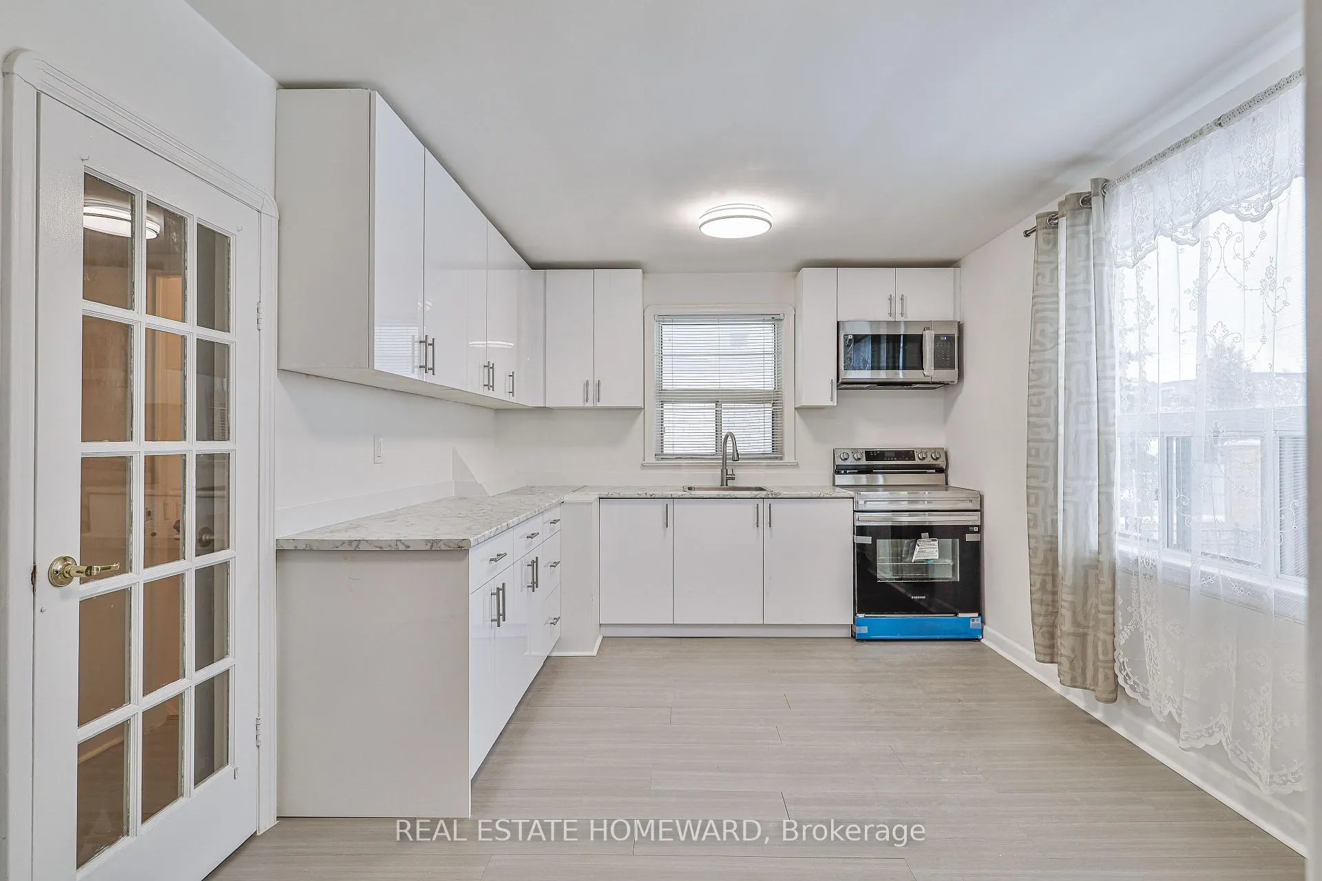 Photo 10 of Unit Main, 104 Crestwood Road, Vaughan, Crestwood-Springfarm-Yorkhill — HOMEH