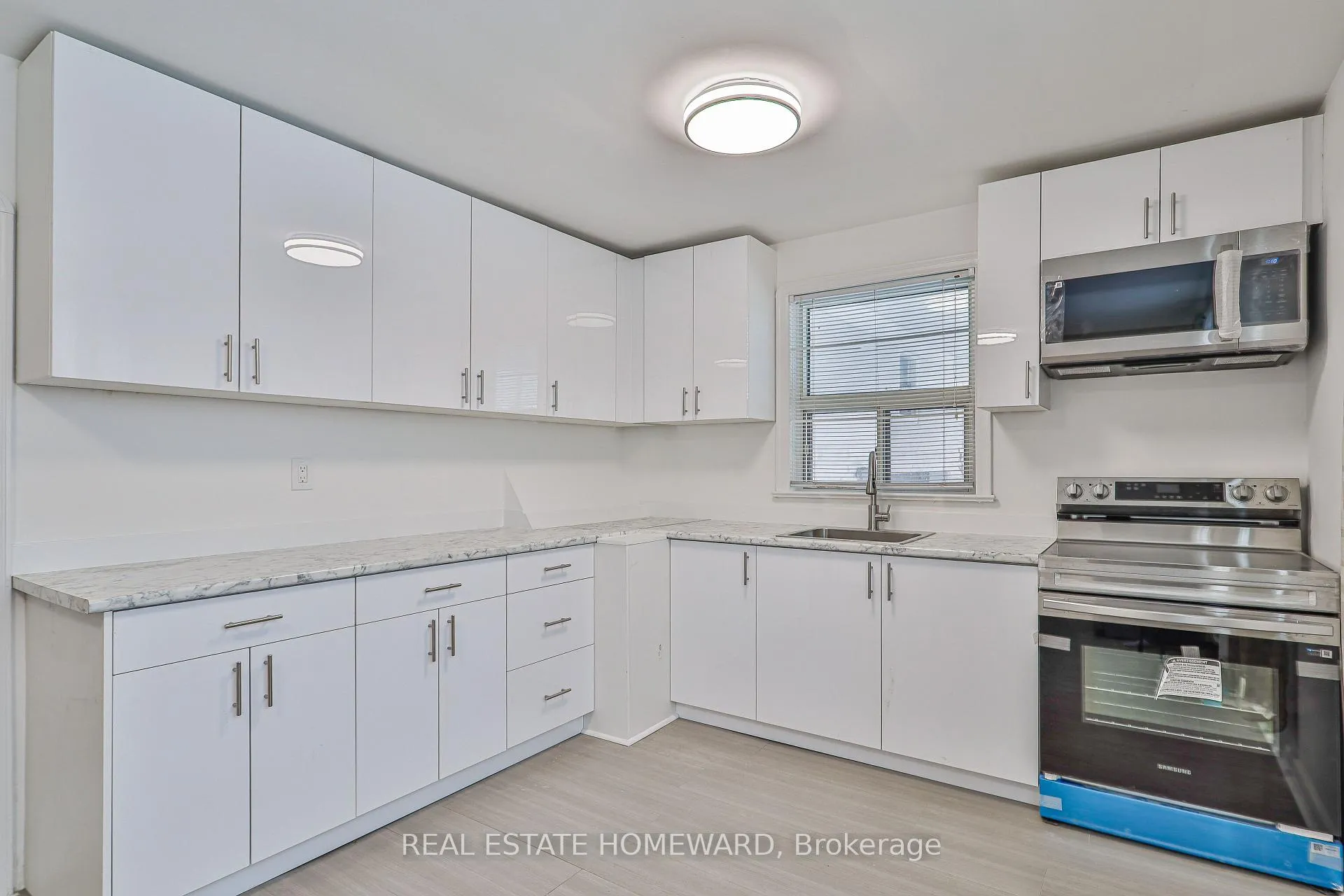 Photo 11 of Unit Main, 104 Crestwood Road, Vaughan, Crestwood-Springfarm-Yorkhill — HOMEH