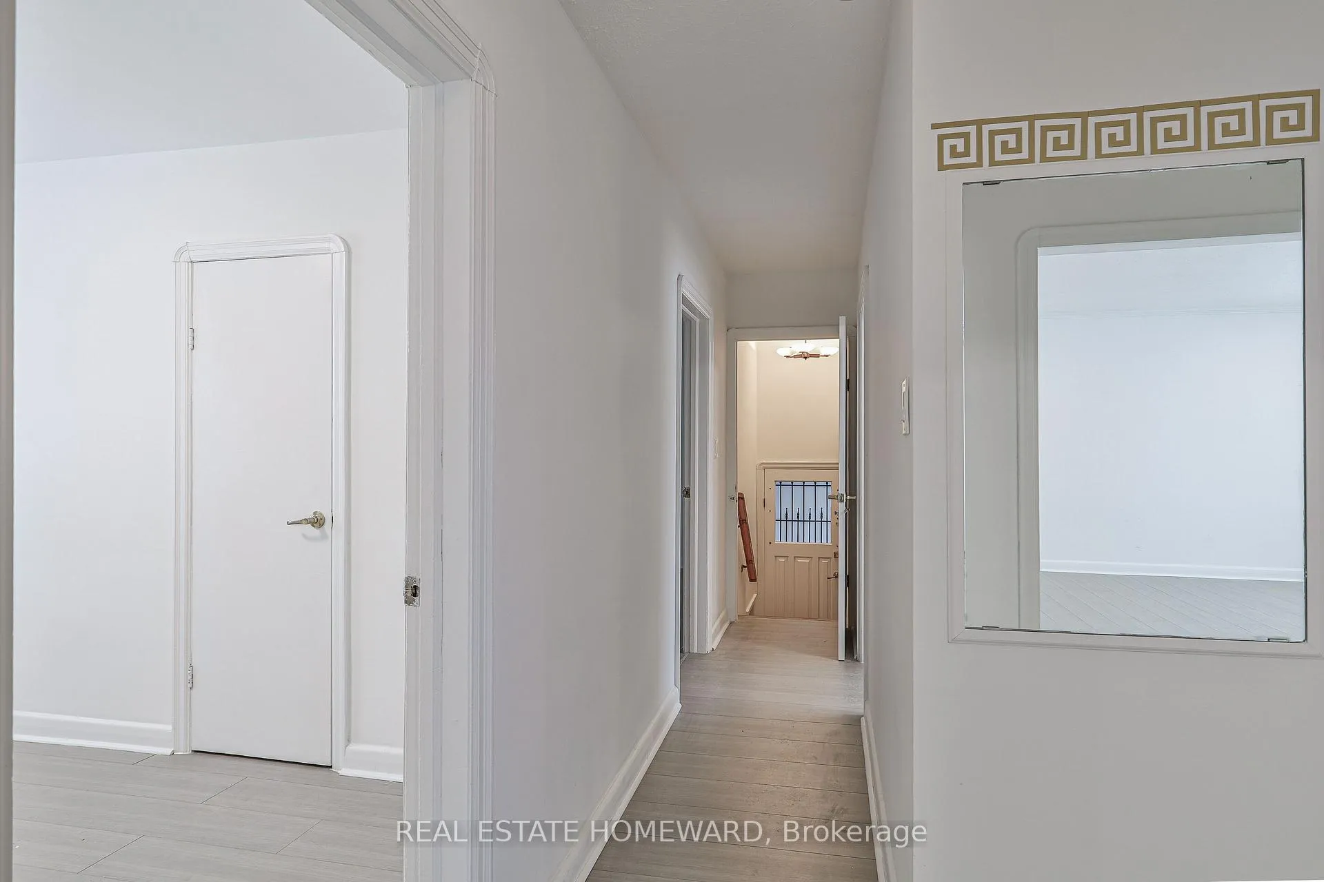 Photo 18 of Unit Main, 104 Crestwood Road, Vaughan, Crestwood-Springfarm-Yorkhill — HOMEH