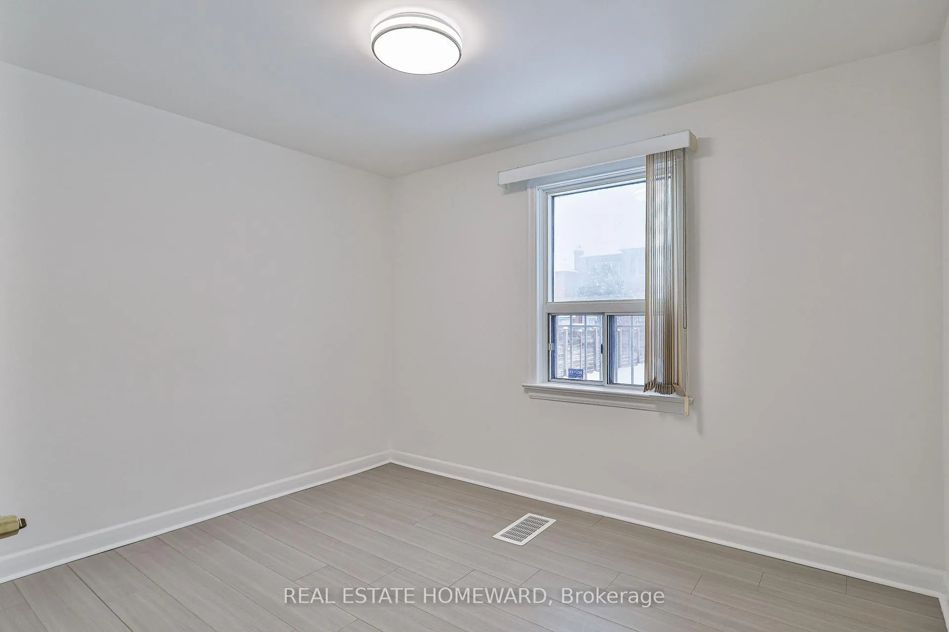 Photo 19 of Unit Main, 104 Crestwood Road, Vaughan, Crestwood-Springfarm-Yorkhill — HOMEH