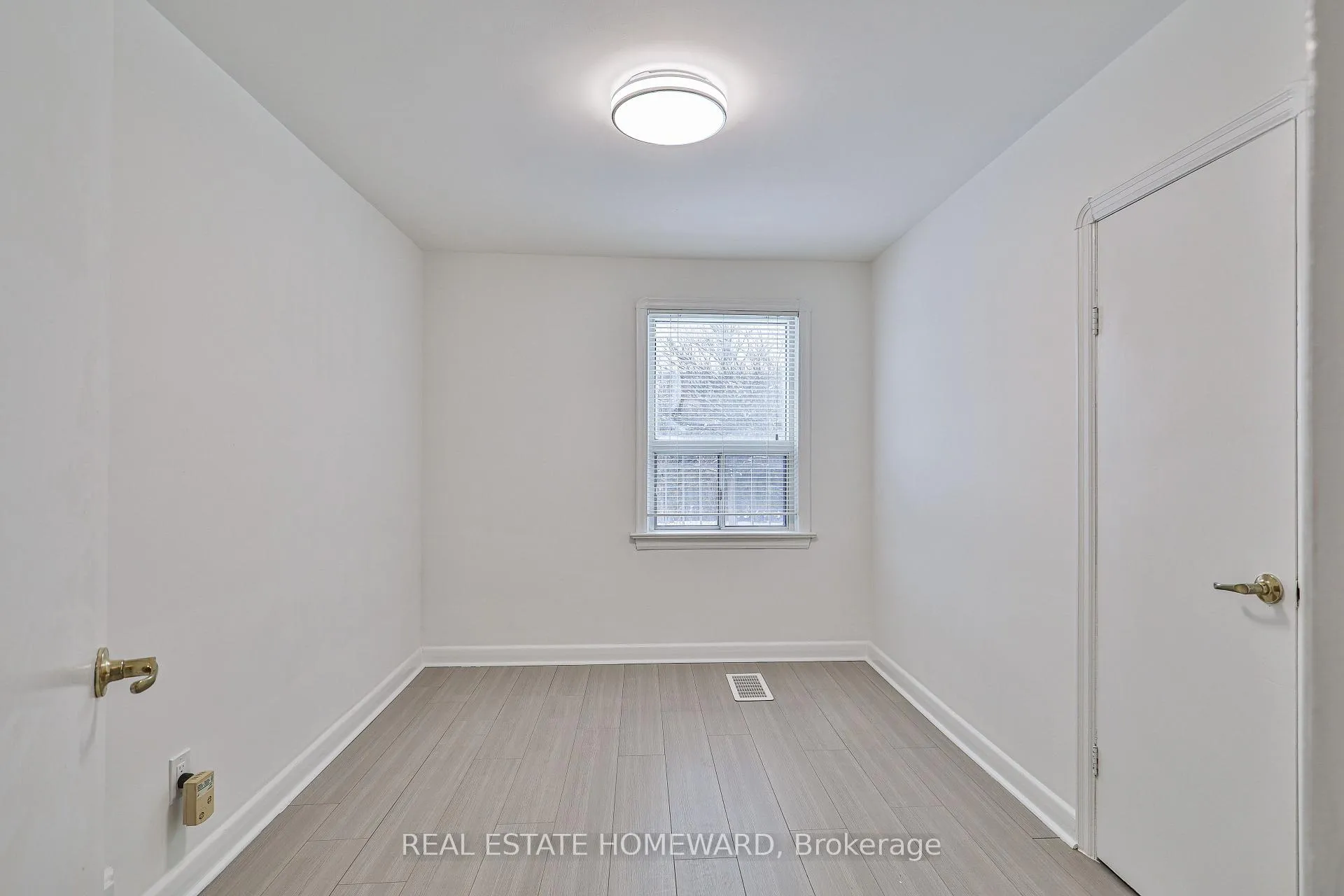 Photo 21 of Unit Main, 104 Crestwood Road, Vaughan, Crestwood-Springfarm-Yorkhill — HOMEH