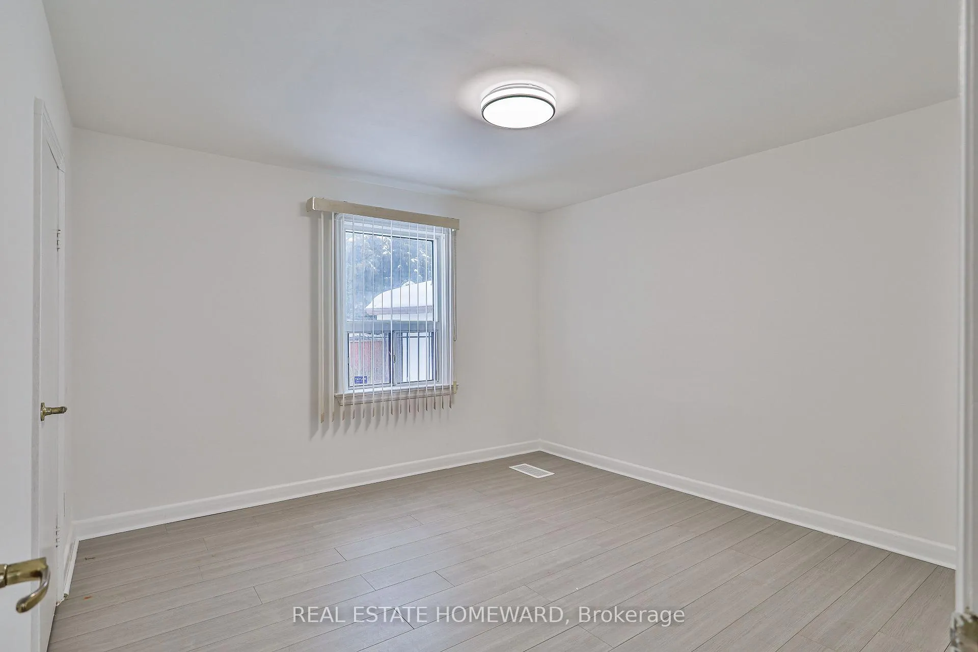 Photo 24 of Unit Main, 104 Crestwood Road, Vaughan, Crestwood-Springfarm-Yorkhill — HOMEH