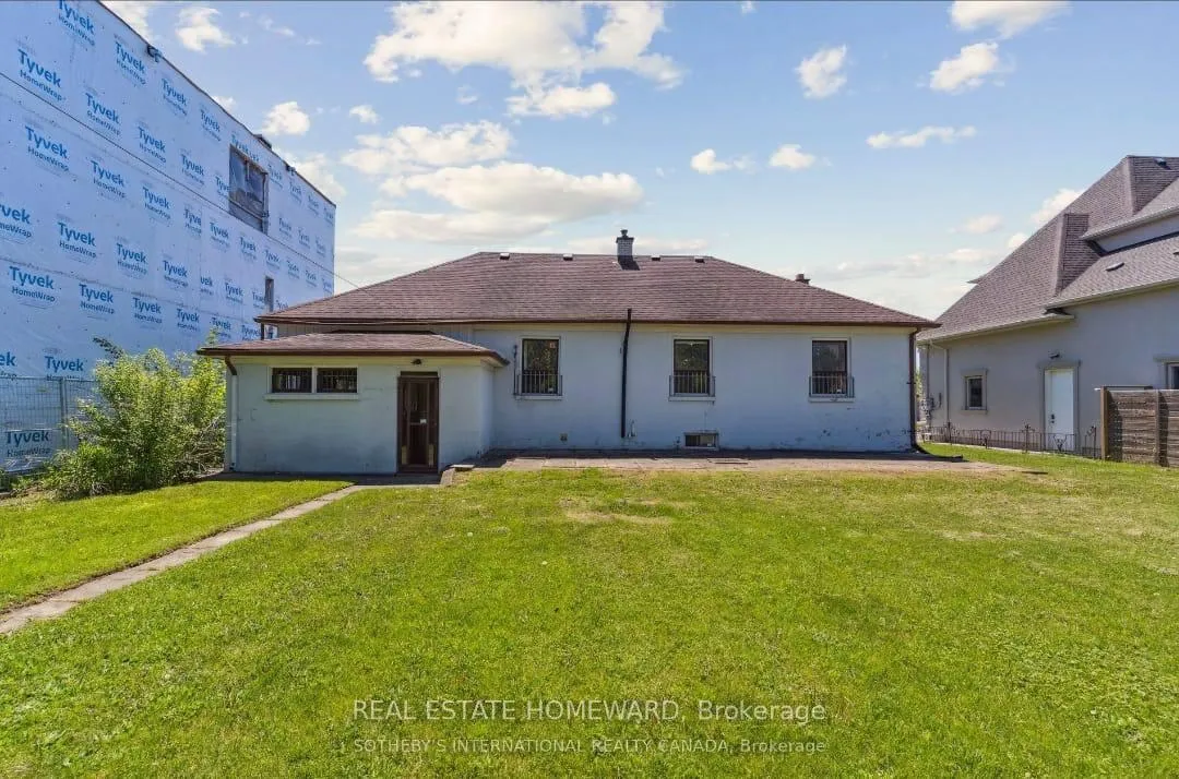 Photo 29 of Unit Main, 104 Crestwood Road, Vaughan, Crestwood-Springfarm-Yorkhill — HOMEH