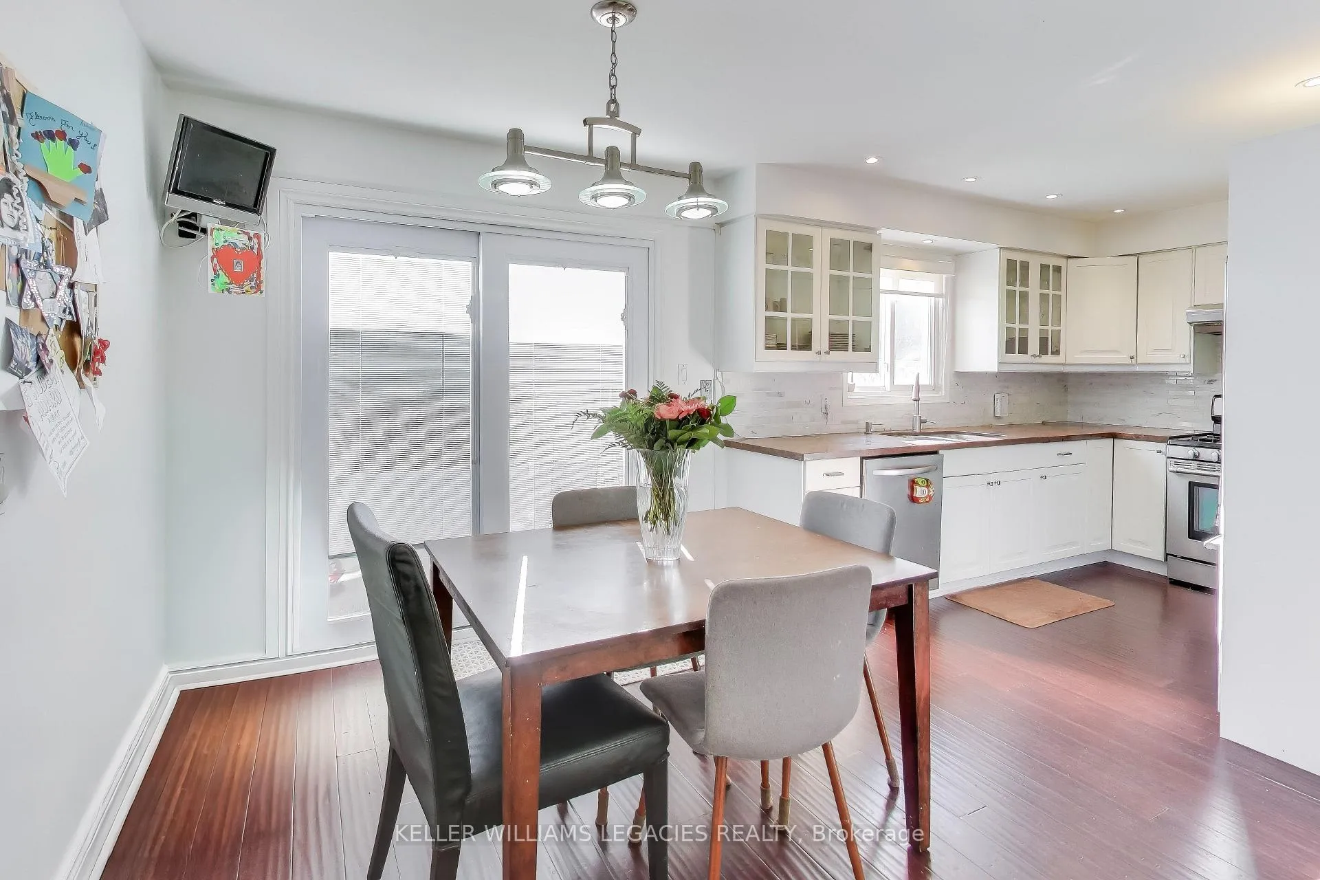 Photo 6 of 53 Millcroft Way, Vaughan, Brownridge — HOMEH