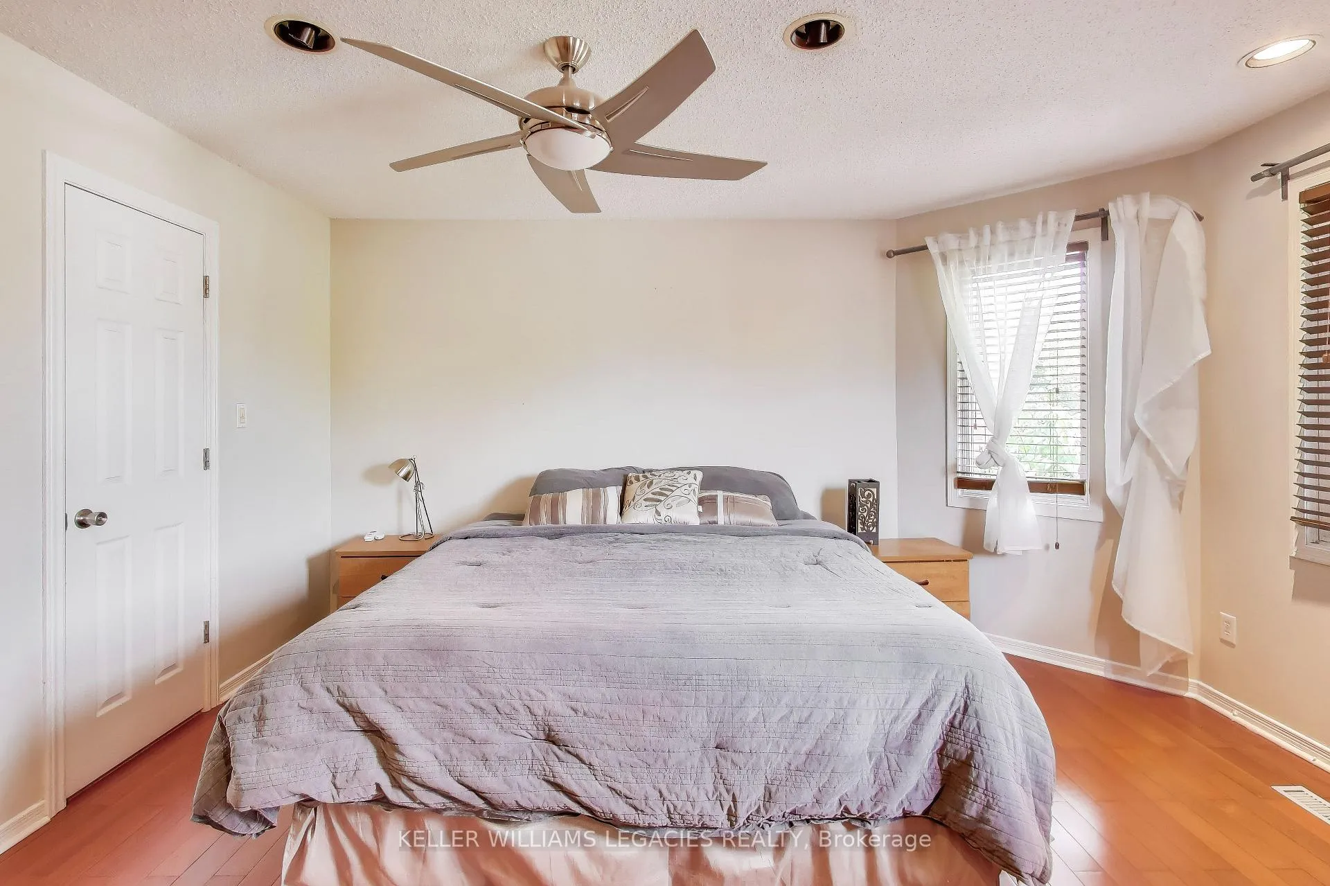Photo 11 of 53 Millcroft Way, Vaughan, Brownridge — HOMEH