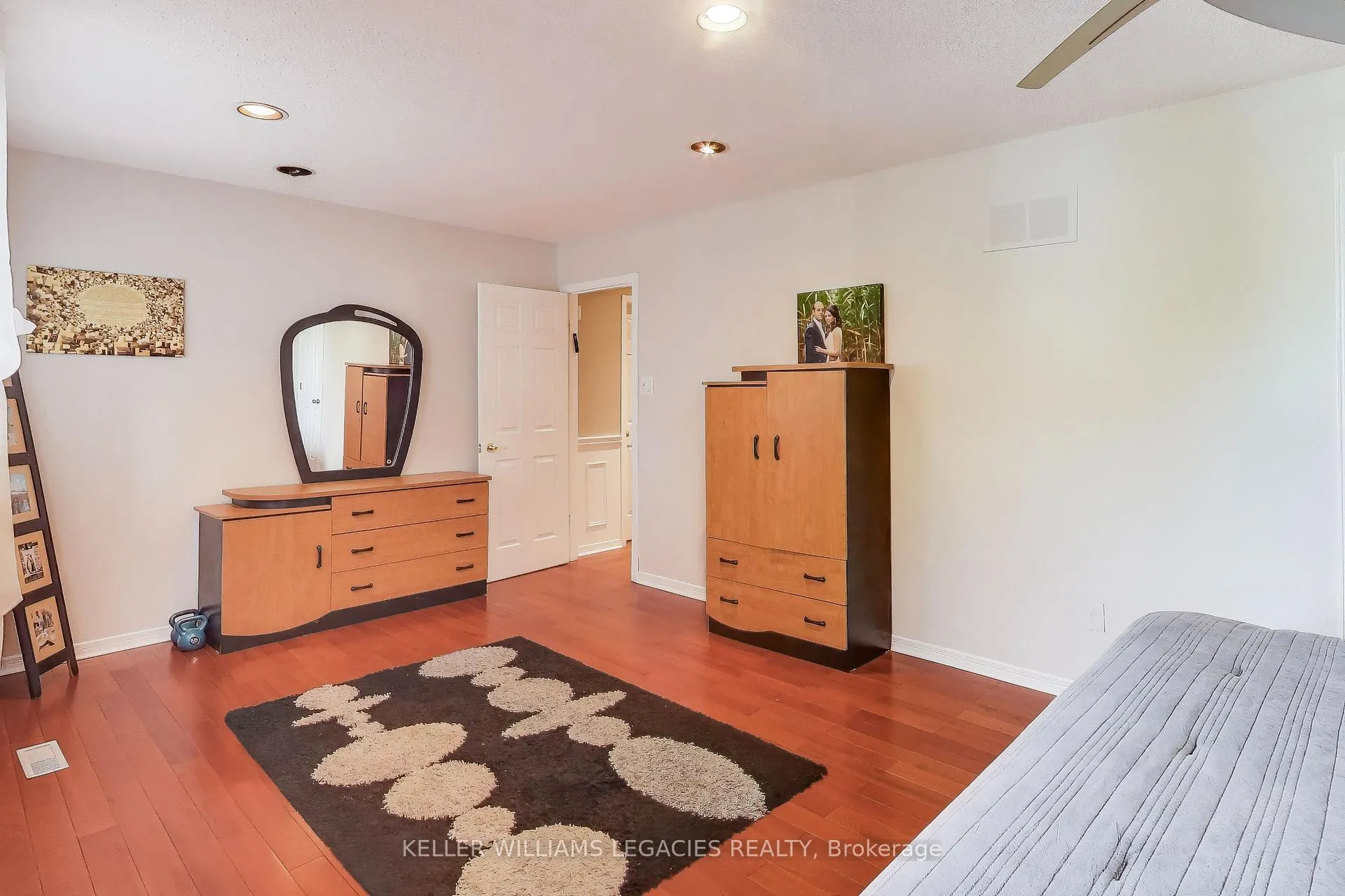 Photo 12 of 53 Millcroft Way, Vaughan, Brownridge — HOMEH