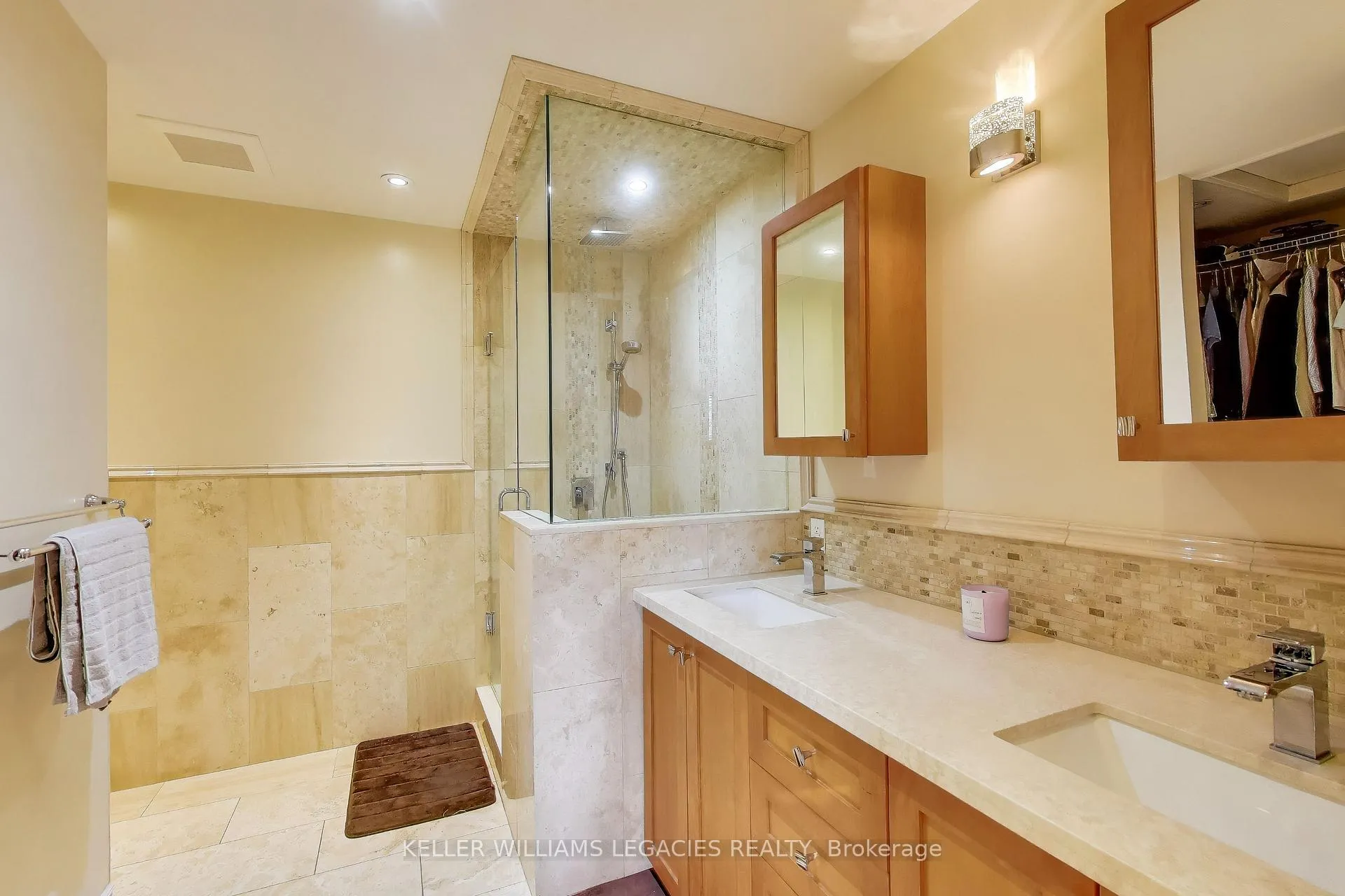 Photo 13 of 53 Millcroft Way, Vaughan, Brownridge — HOMEH