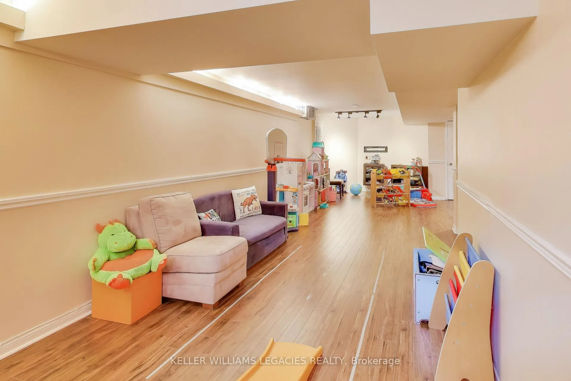 Photo 21 of 53 Millcroft Way, Vaughan, Brownridge — HOMEH