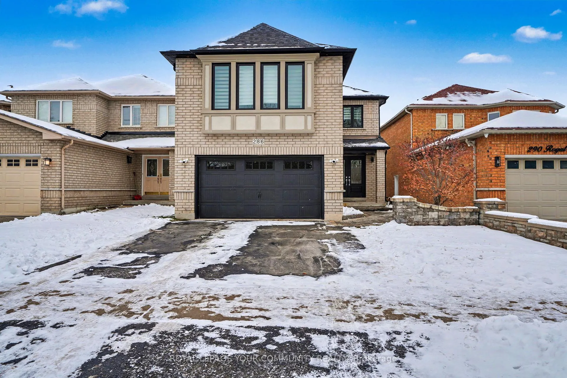 Front of 286 Royalpark Way