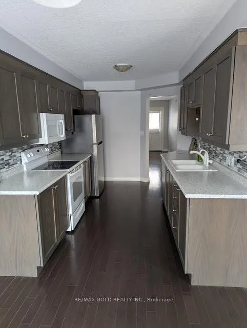 Photo 5 of 758 Grand Banks Drive, Waterloo — HOMEH