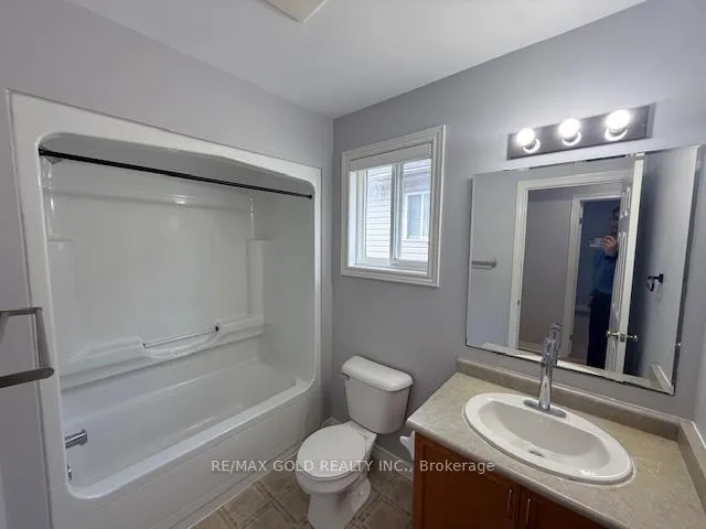 Photo 20 of 758 Grand Banks Drive, Waterloo — HOMEH