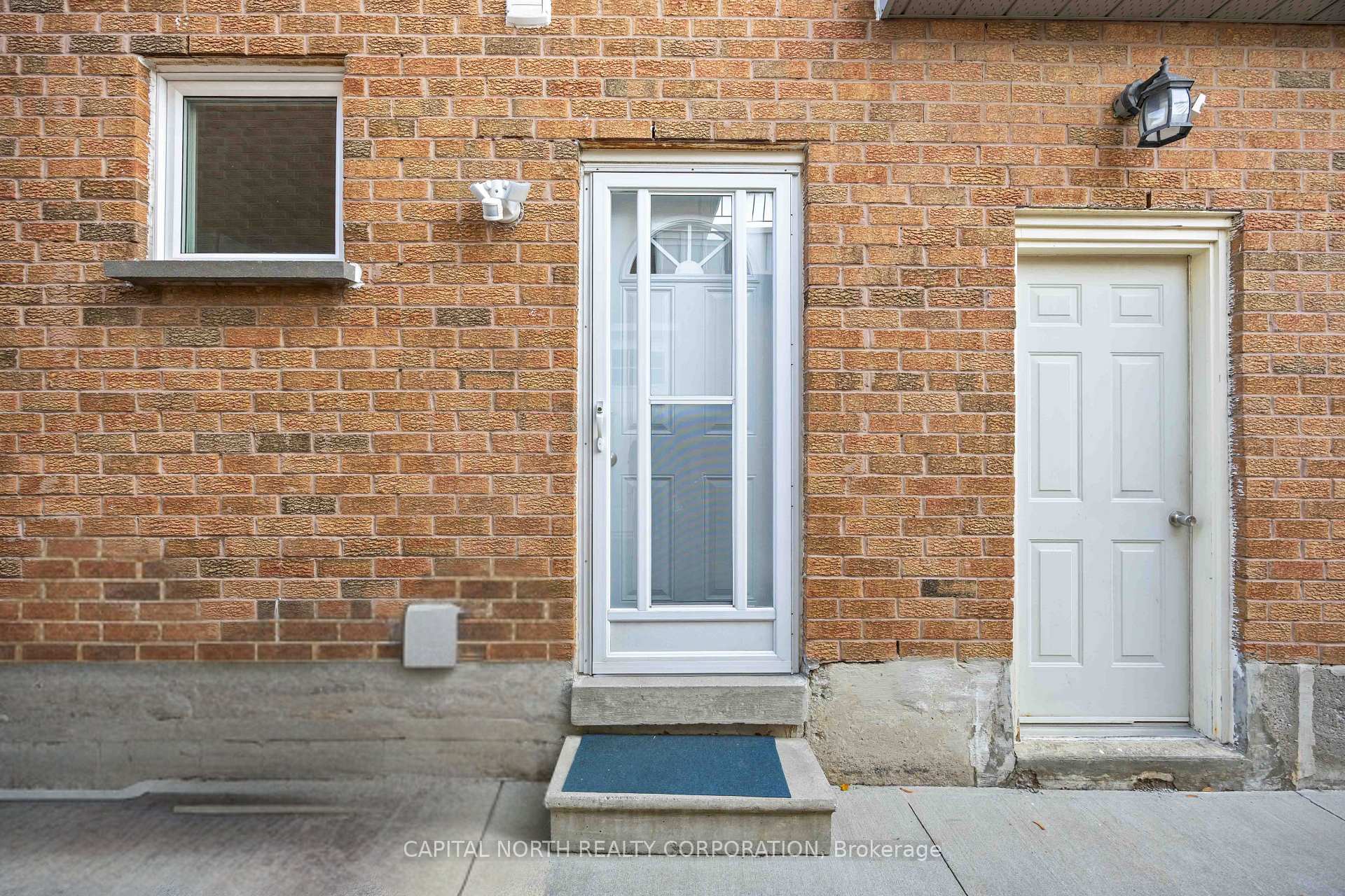 Photo 3 of 65 Amy Court, Vaughan, East Woodbridge — HOMEH