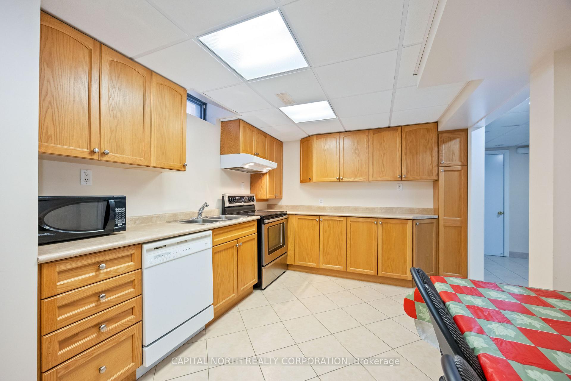 Photo 19 of 65 Amy Court, Vaughan, East Woodbridge — HOMEH