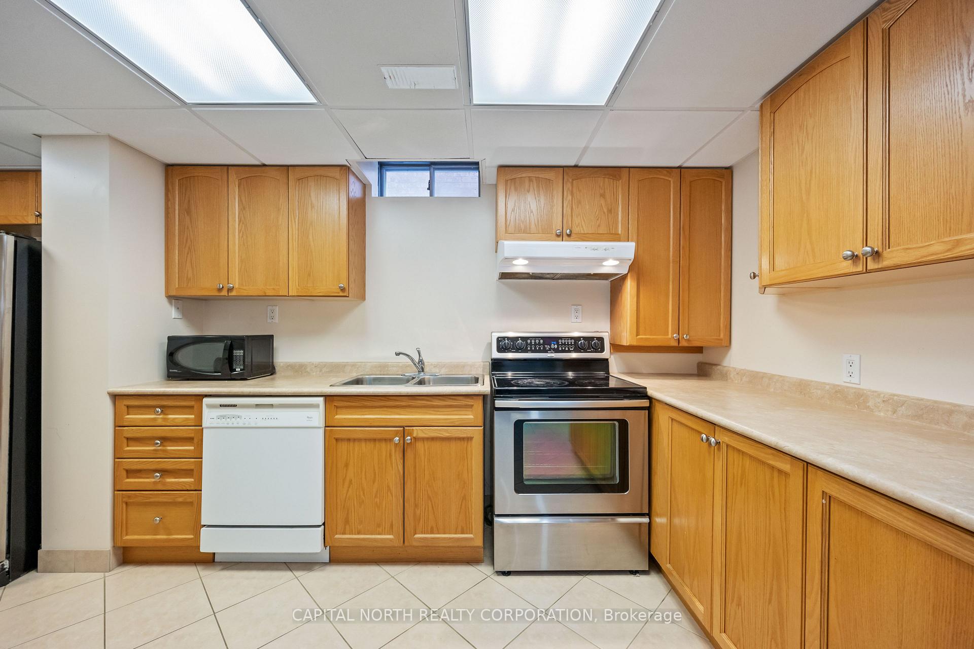 Photo 20 of 65 Amy Court, Vaughan, East Woodbridge — HOMEH