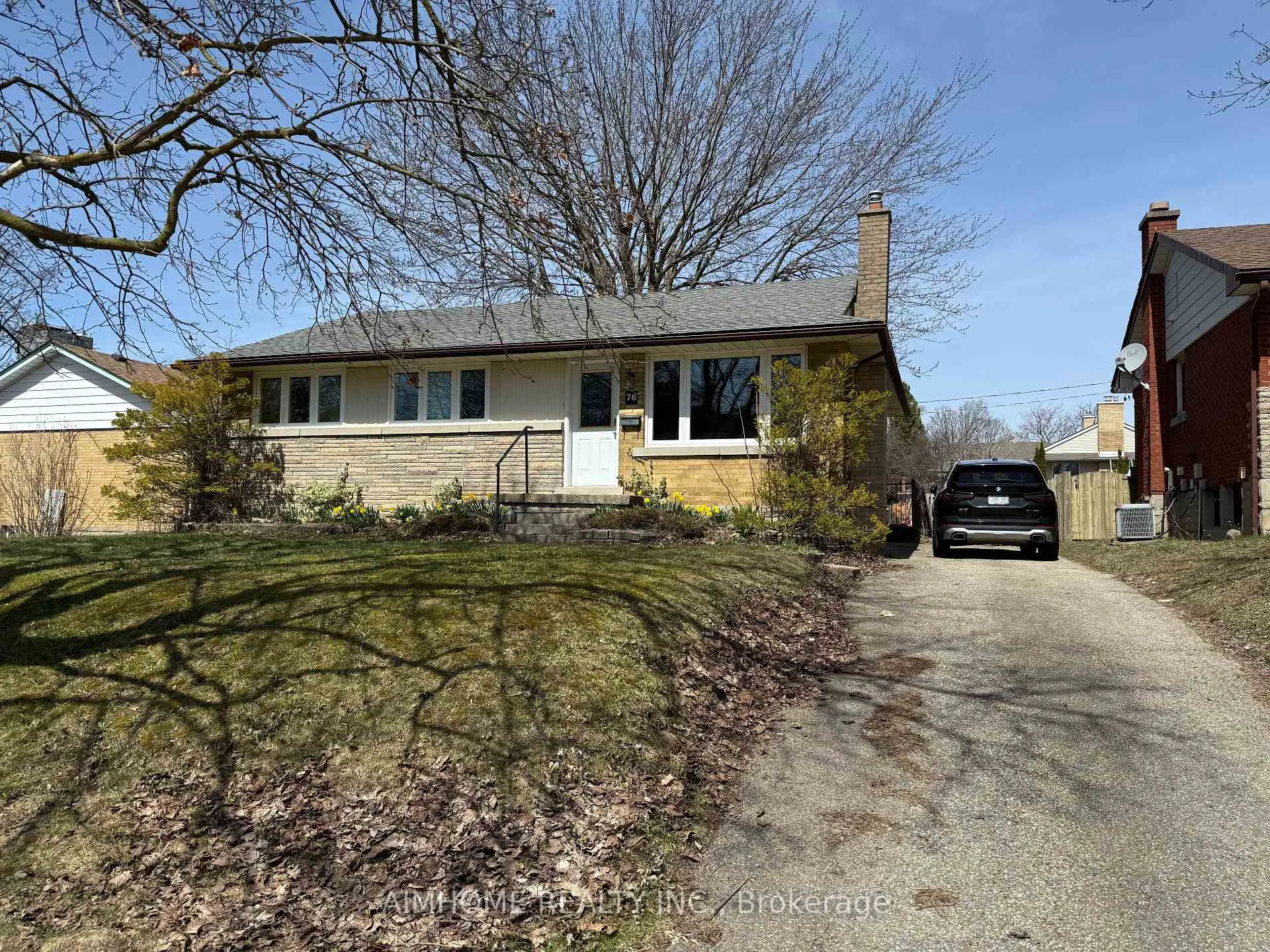 Photo 2 of 76 Elgin Crescent, Waterloo — HOMEH