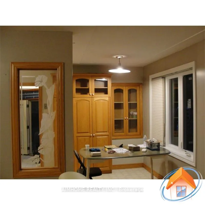 Photo 8 of 76 Elgin Crescent, Waterloo — HOMEH