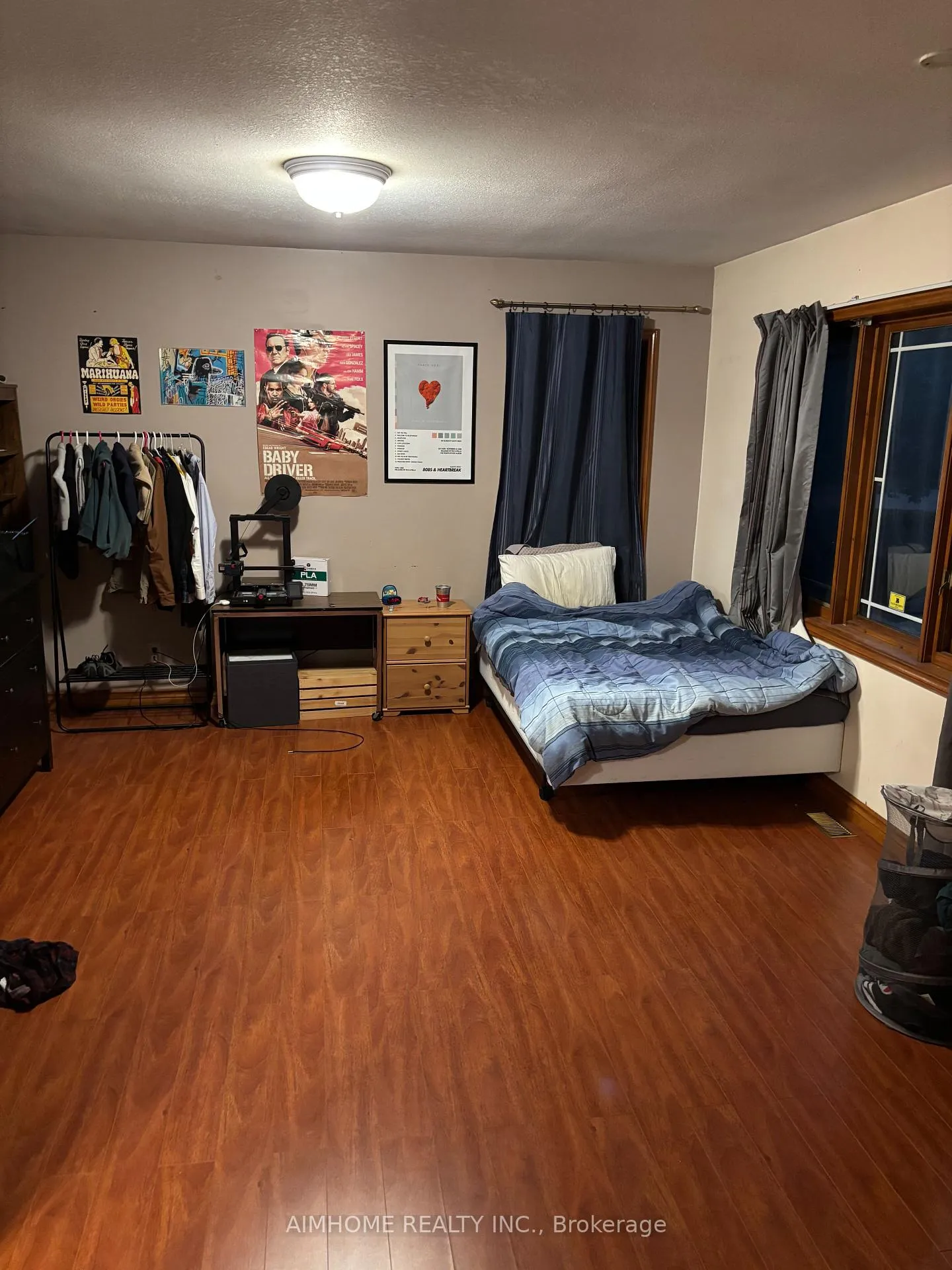 Photo 9 of 76 Elgin Crescent, Waterloo — HOMEH