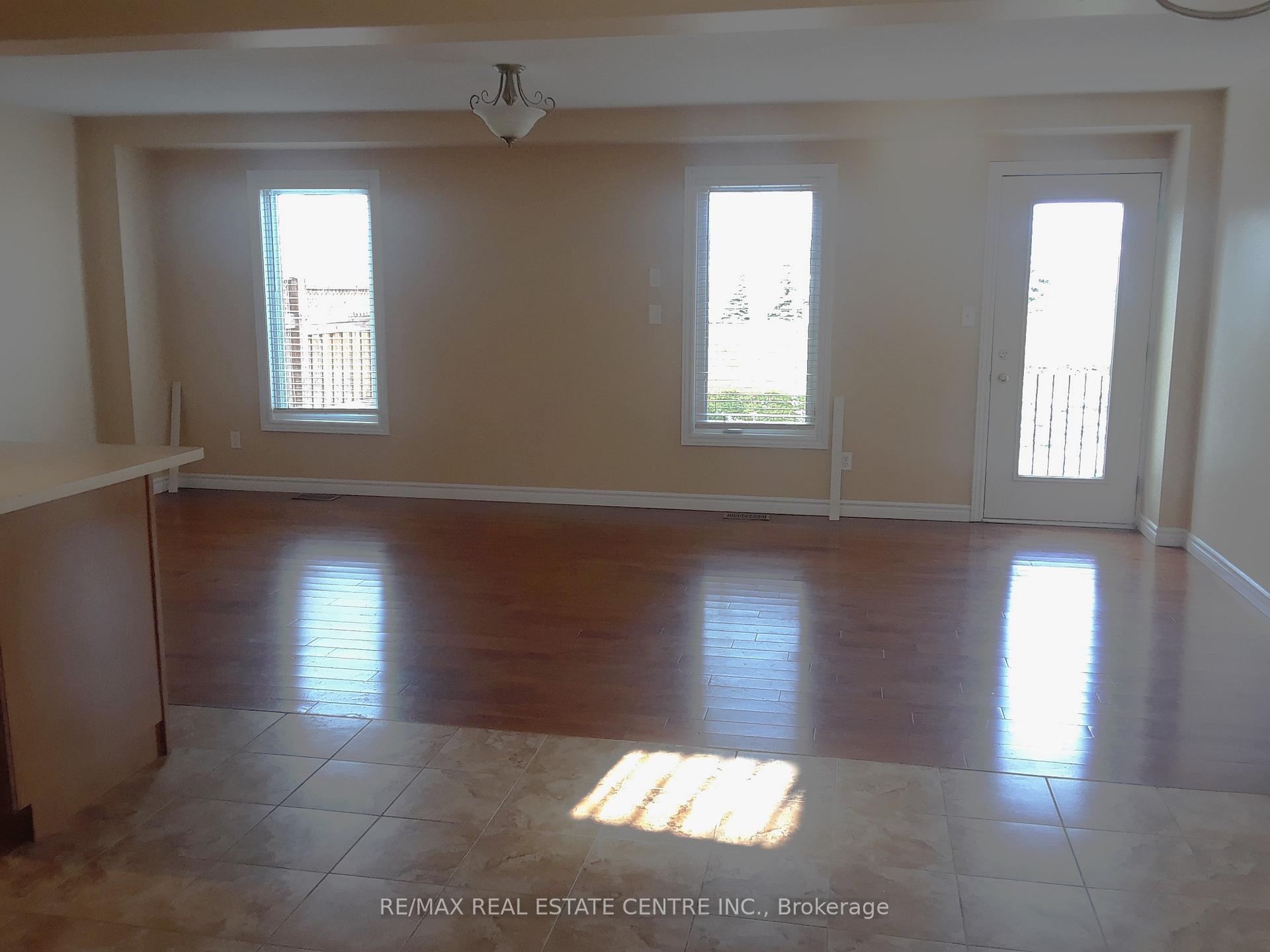 Photo 2 of 242 Buttercup Court, Waterloo — HOMEH