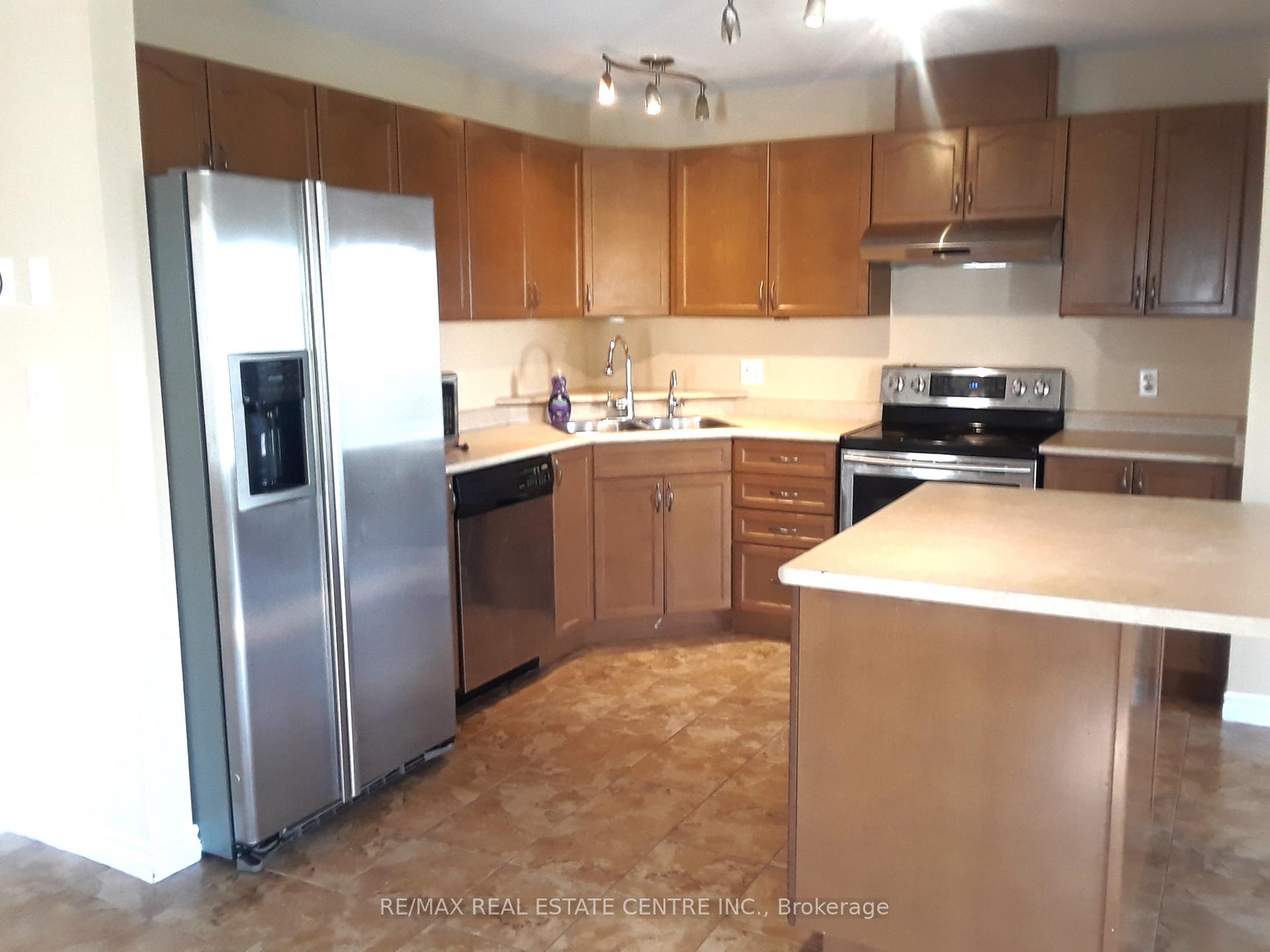 Photo 3 of 242 Buttercup Court, Waterloo — HOMEH