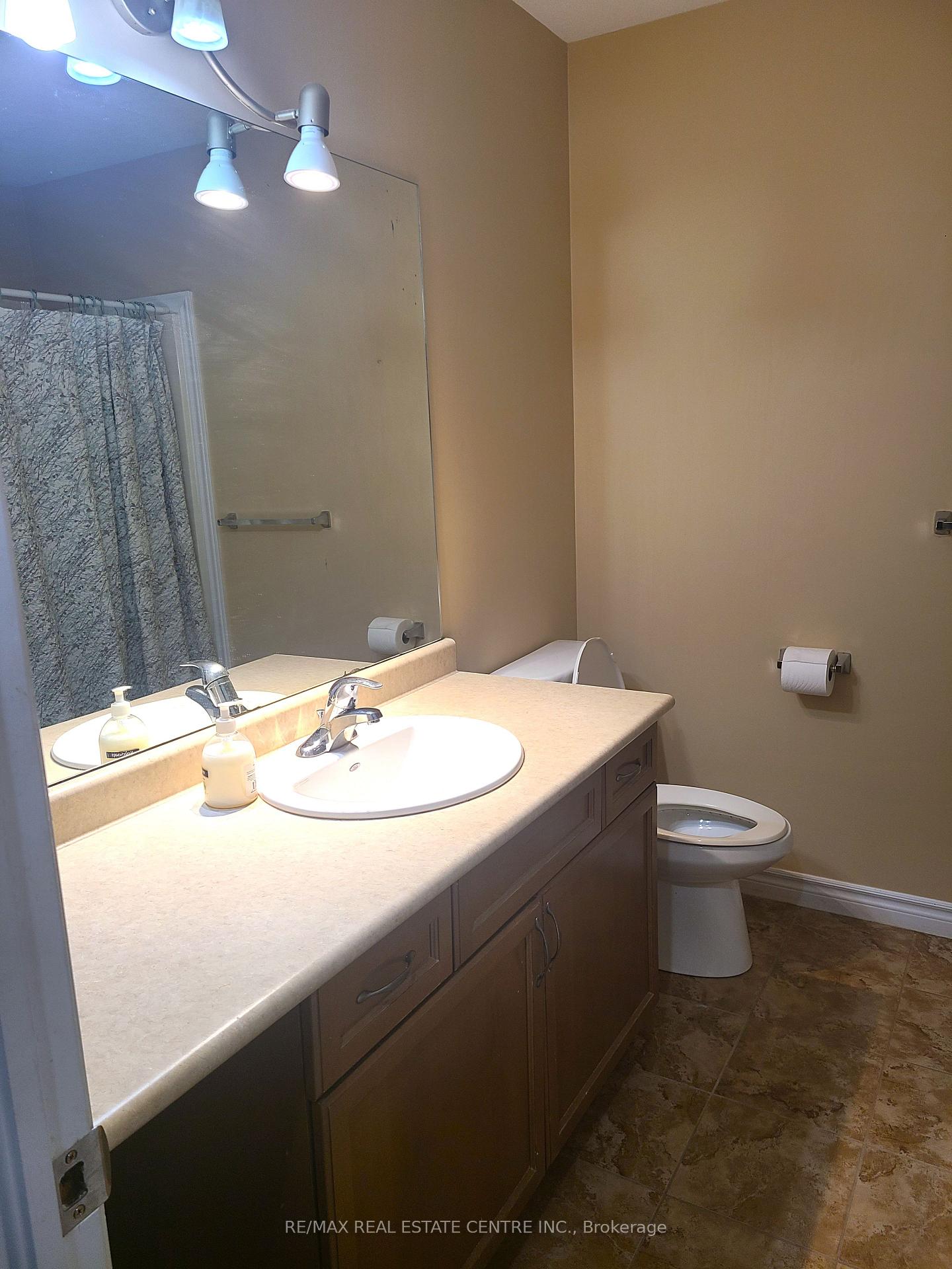 Photo 5 of 242 Buttercup Court, Waterloo — HOMEH