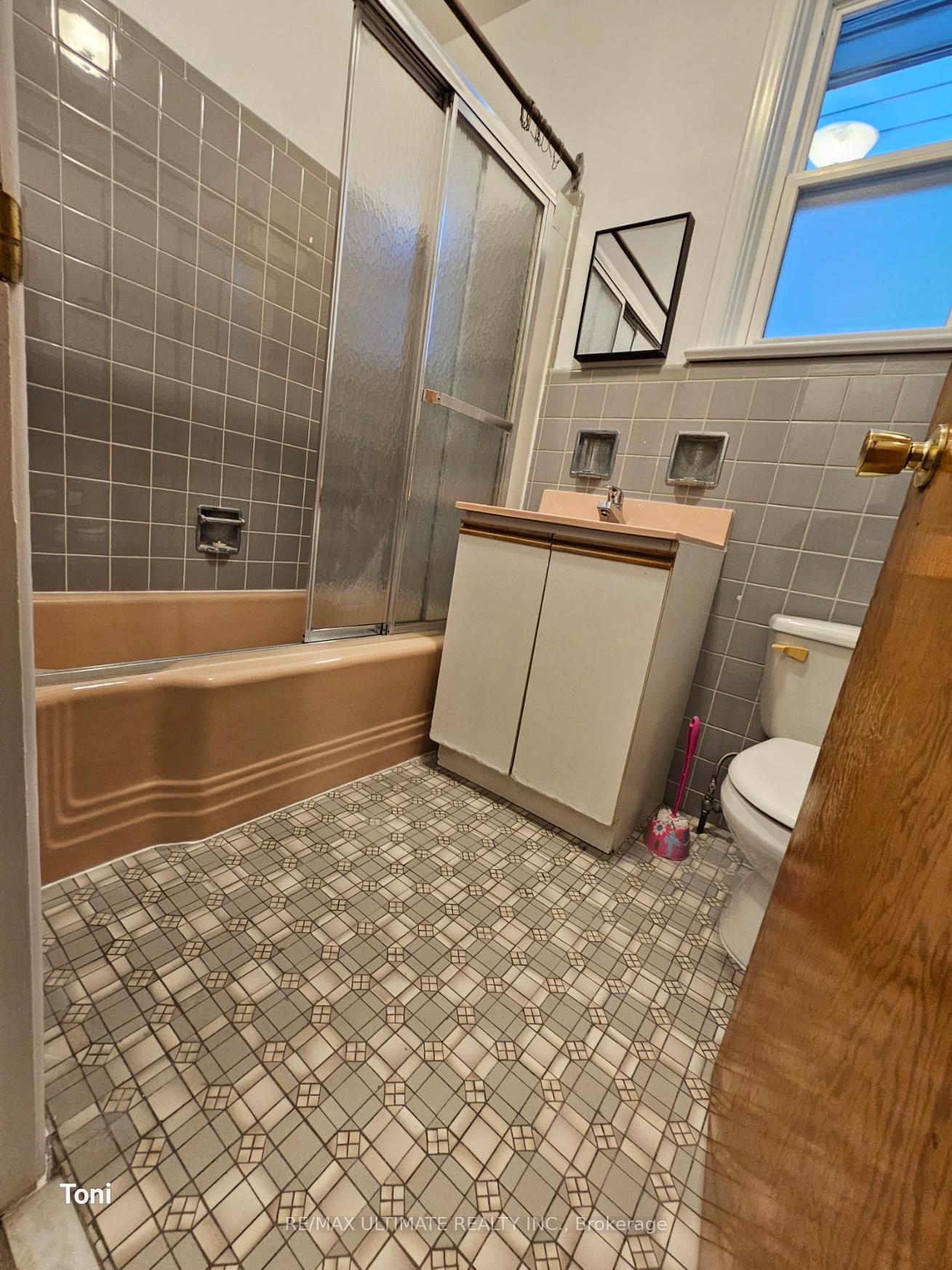 Photo 9 of Unit #main, 193 Gilbert Avenue, Toronto, Caledonia-Fairbank — HOMEH