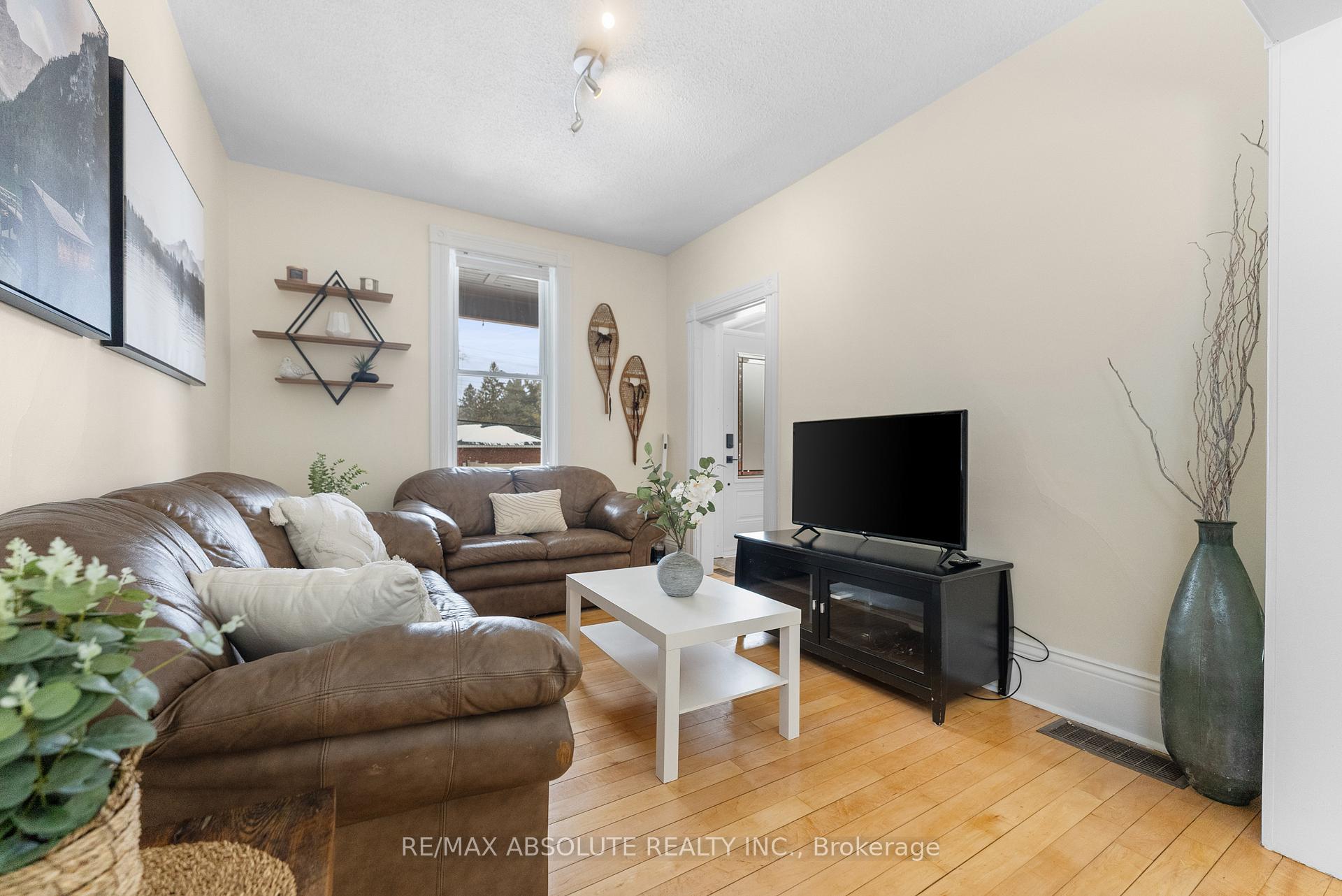Photo 8 of 134 Victoria Street, Arnprior — HOMEH