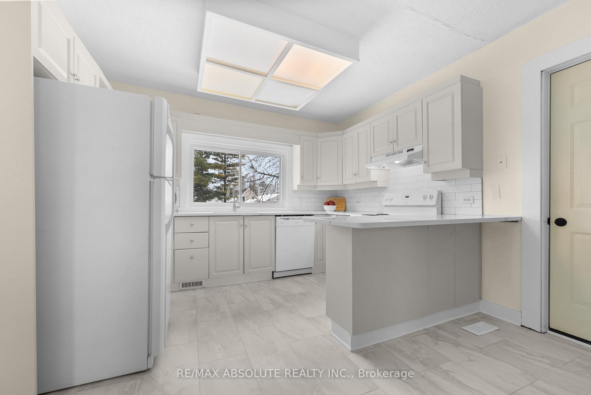 Photo 12 of 134 Victoria Street, Arnprior — HOMEH
