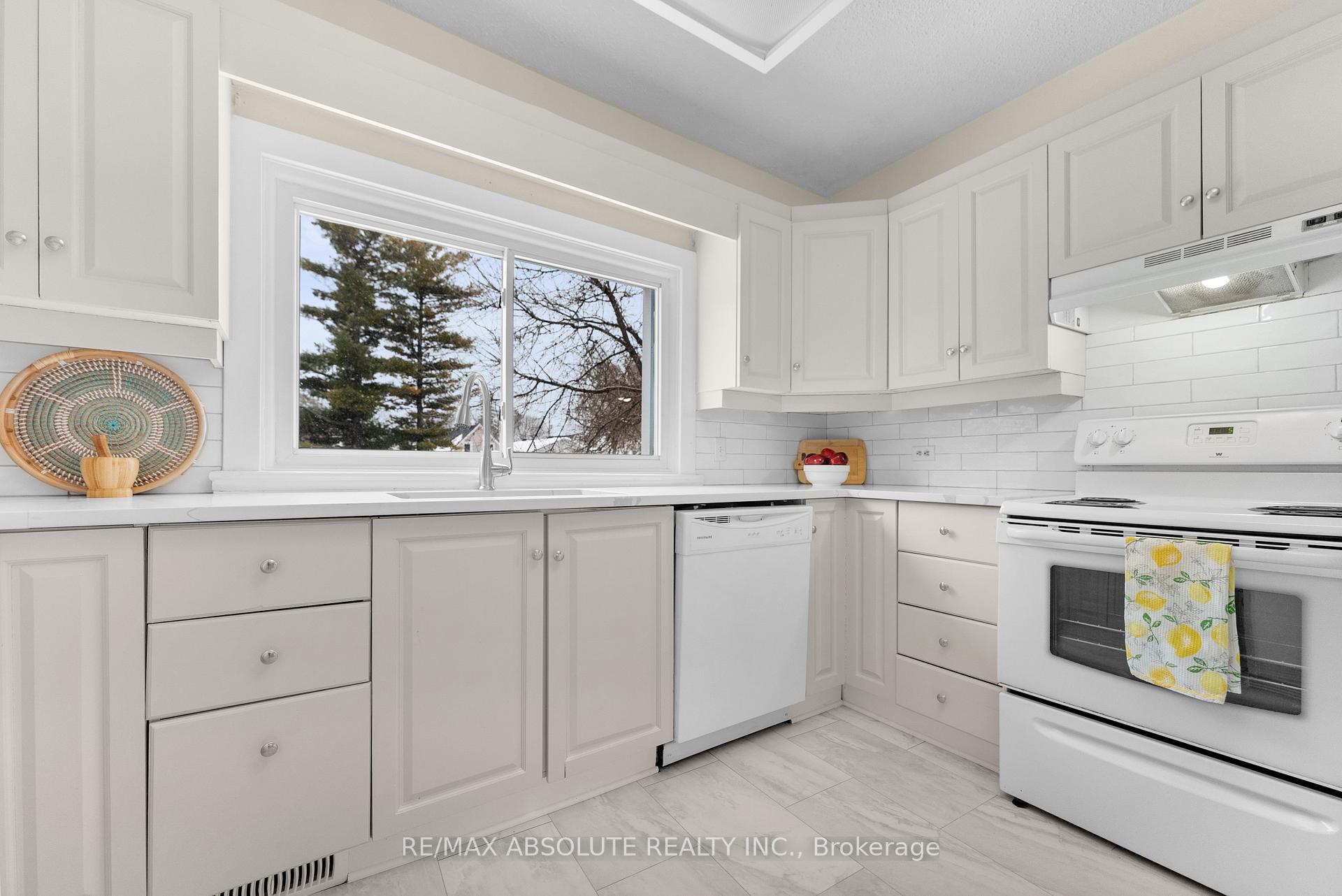 Photo 13 of 134 Victoria Street, Arnprior — HOMEH