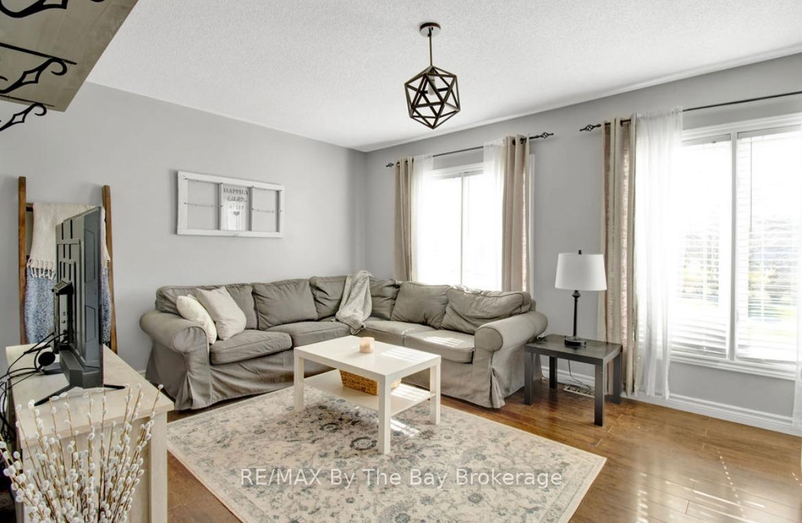 Photo 4 of 79 Fernbrook Drive, Wasaga Beach — HOMEH