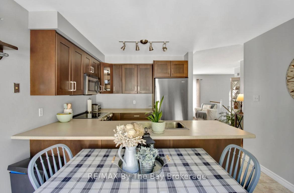 Photo 9 of 79 Fernbrook Drive, Wasaga Beach — HOMEH
