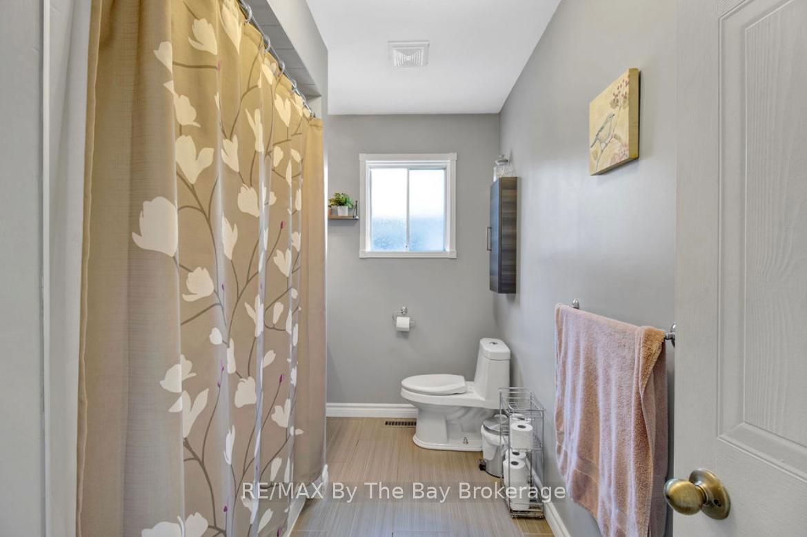 Photo 17 of 79 Fernbrook Drive, Wasaga Beach — HOMEH
