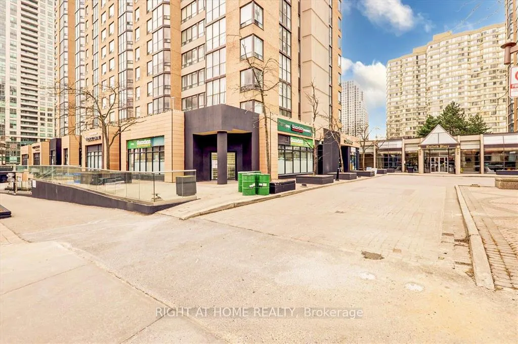 Photo 11 of Unit 305, 265 Enfield Place, Mississauga, City Centre — HOMEH