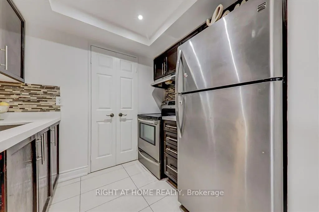 Photo 26 of Unit 305, 265 Enfield Place, Mississauga, City Centre — HOMEH