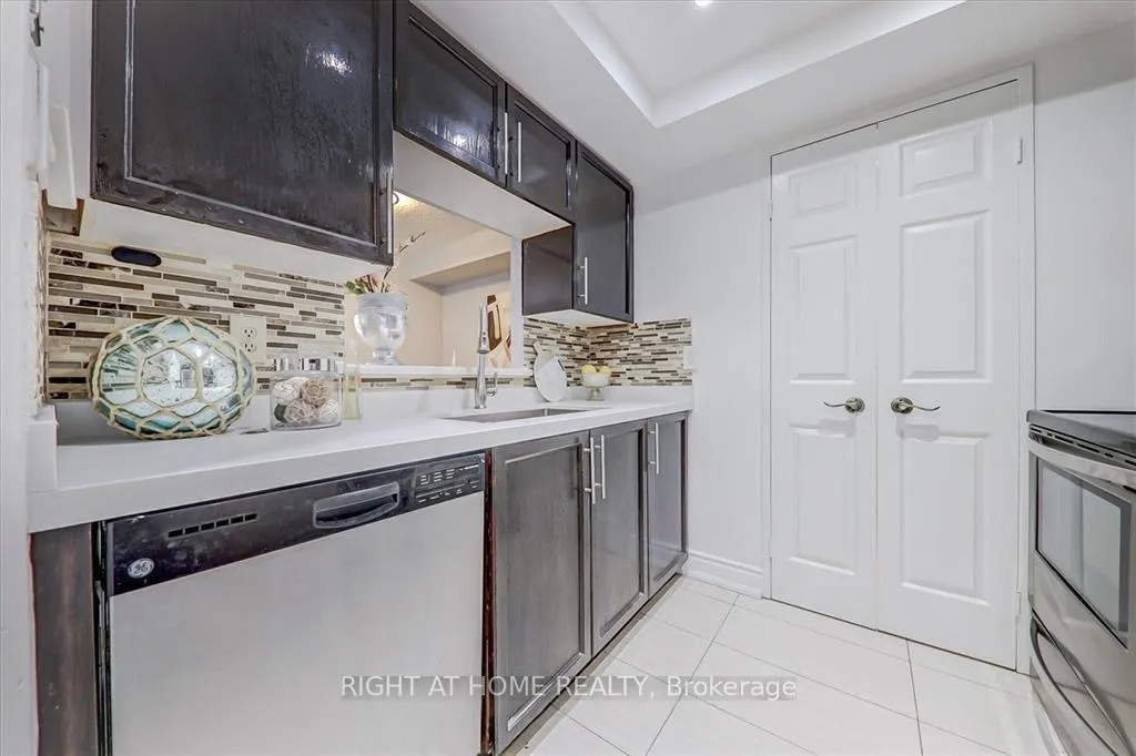 Photo 28 of Unit 305, 265 Enfield Place, Mississauga, City Centre — HOMEH