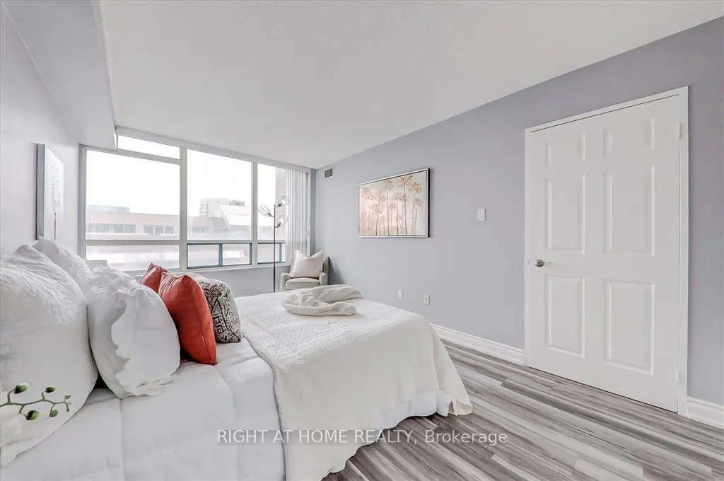 Photo 72 of Unit 305, 265 Enfield Place, Mississauga, City Centre — HOMEH