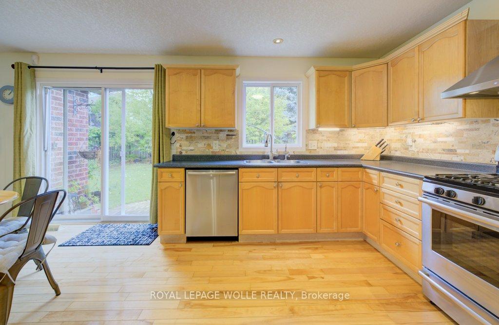Photo 13 of 704 Shediac Crescent, Waterloo — HOMEH