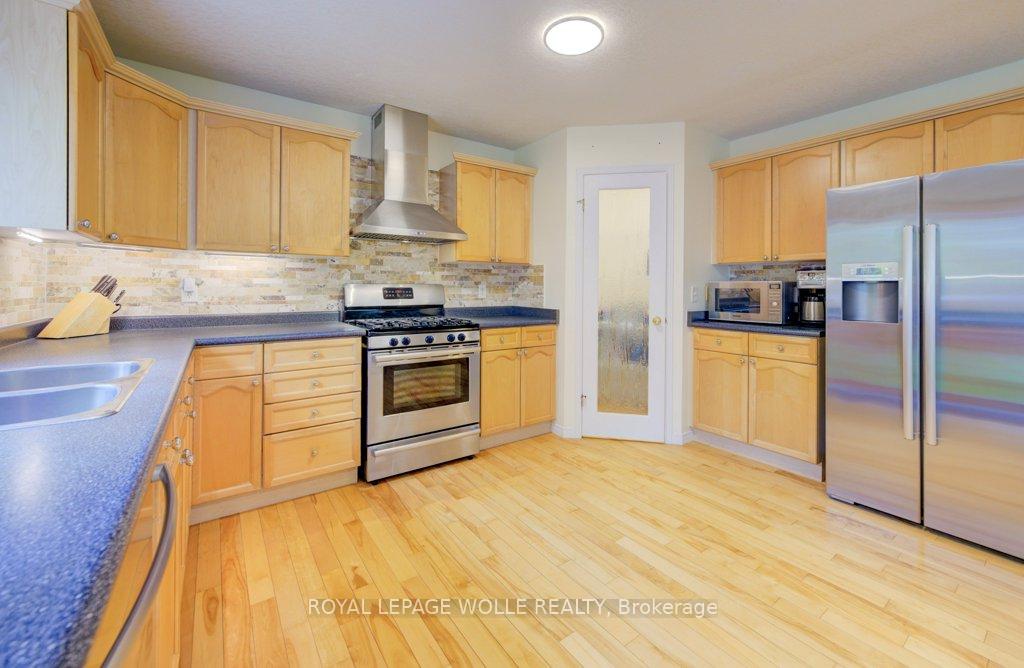 Photo 16 of 704 Shediac Crescent, Waterloo — HOMEH