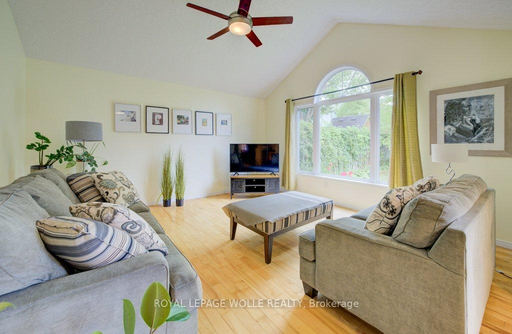 Photo 19 of 704 Shediac Crescent, Waterloo — HOMEH