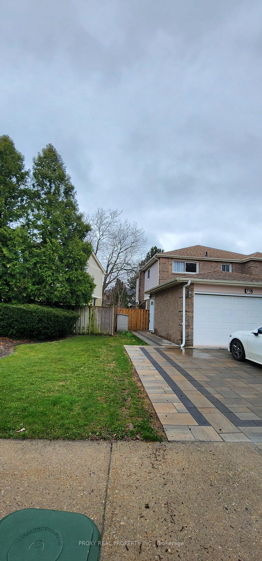 Photo 2 of 79 Mullen Drive, Vaughan, Brownridge — HOMEH