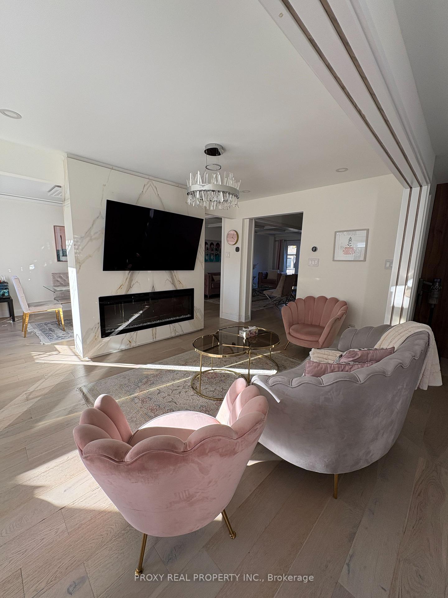 Photo 12 of 79 Mullen Drive, Vaughan, Brownridge — HOMEH