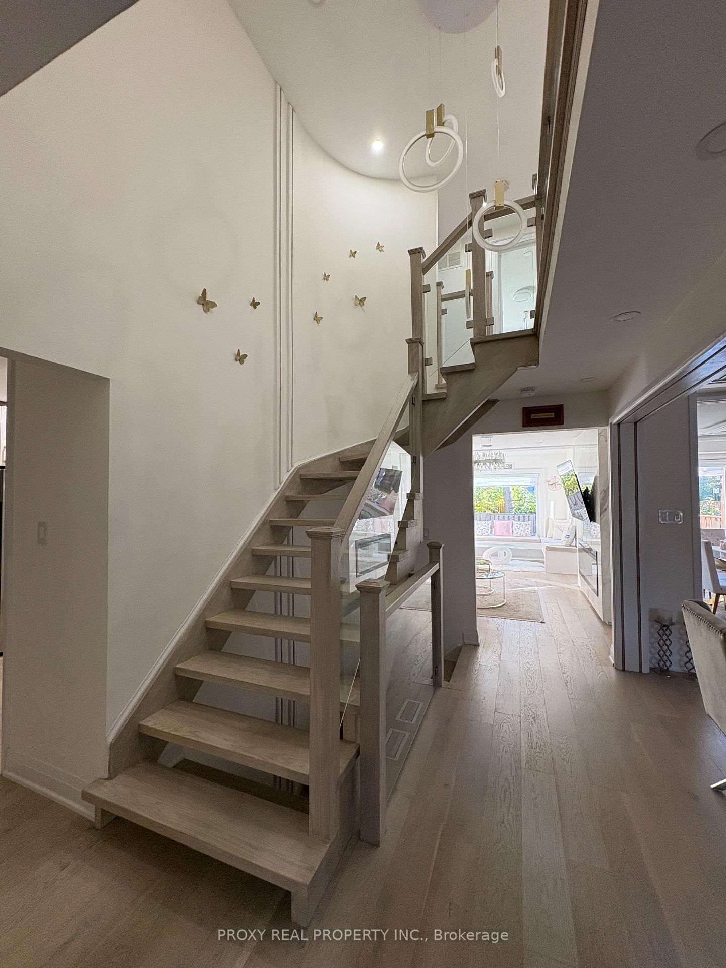 Photo 13 of 79 Mullen Drive, Vaughan, Brownridge — HOMEH